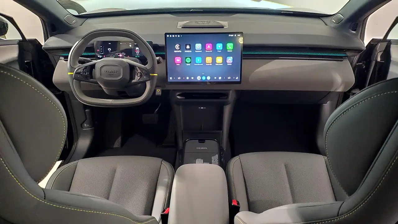 Lynk & Co 02