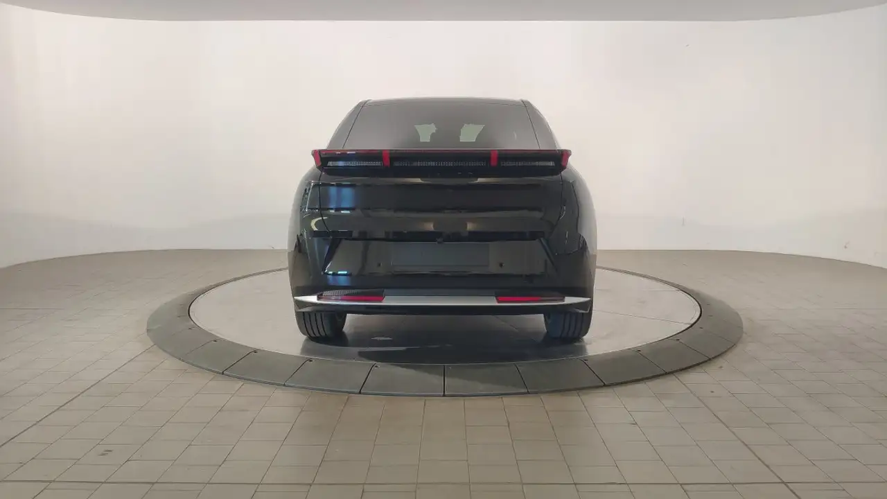 Lynk & Co 02