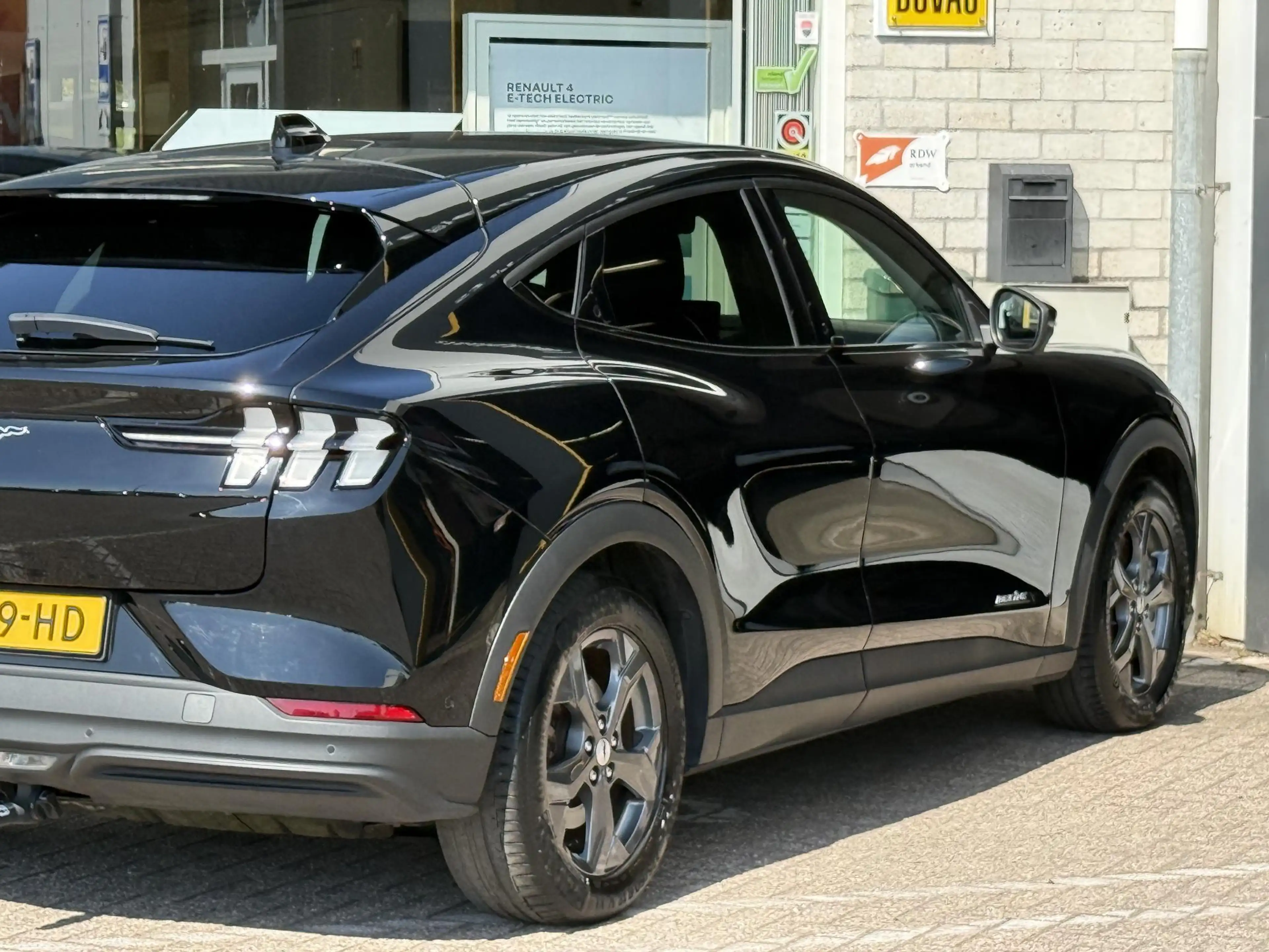 Ford Mustang Mach-E Extended RWD 98 kWh | NAP | Technology Pack Plus | — photo 31