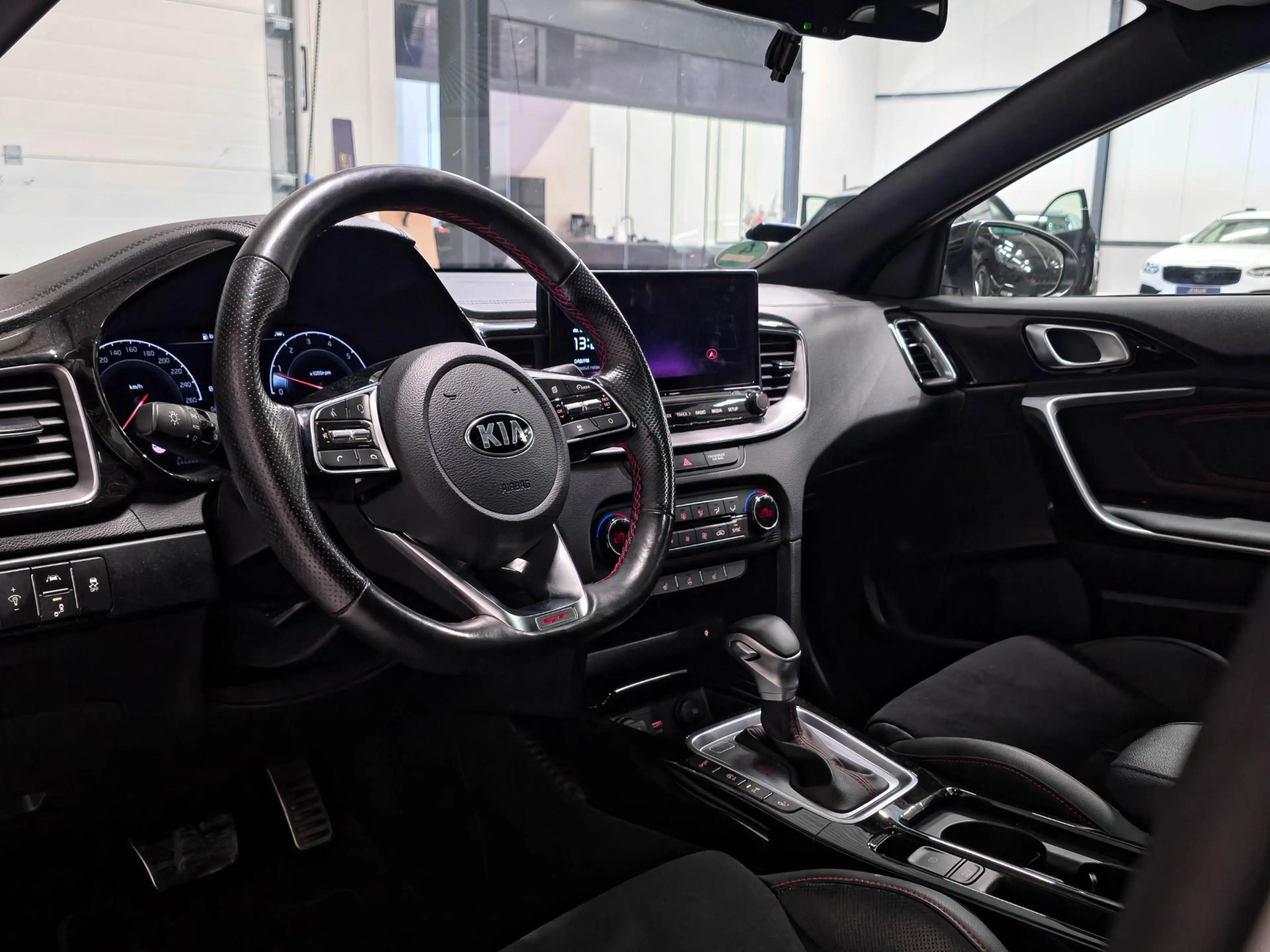 Kia Ceed / cee'd 1.6 T-GDi GT | Panoramadak | JBL | Memory | Winter — photo 4