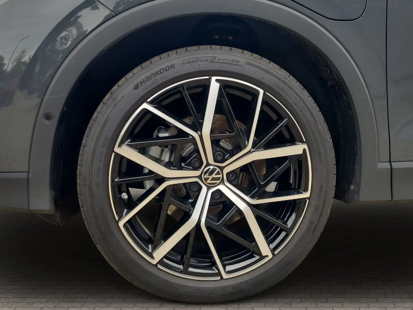 Volkswagen Tiguan 1.5 TSI eHybrid Elegance Grau - 2