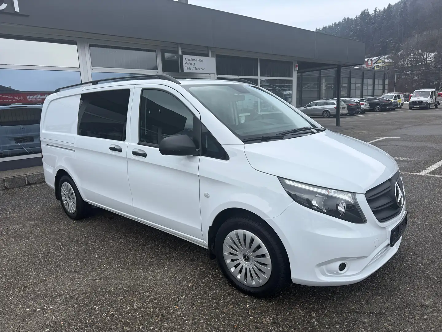 Mercedes-Benz Vito 114 CDI 4x4 lang (447.703) Bussinesvan Weiß - 2