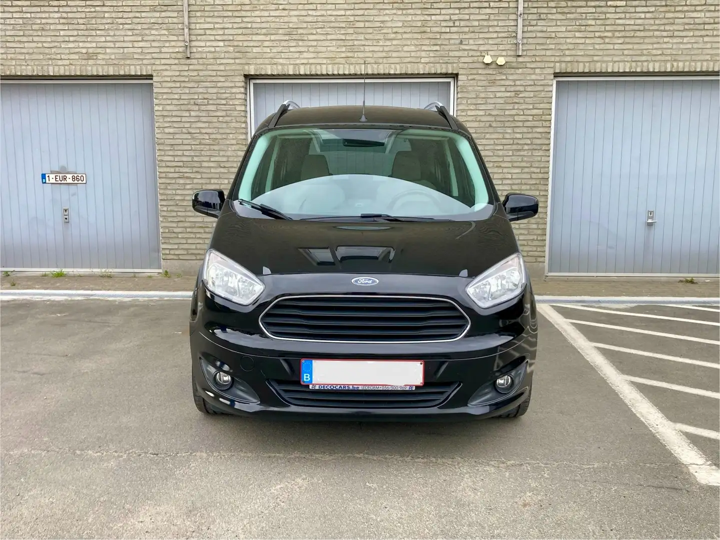 Ford Tourneo Courier Tourneo Courier 1.5 TDCi Titanium Zwart - 2