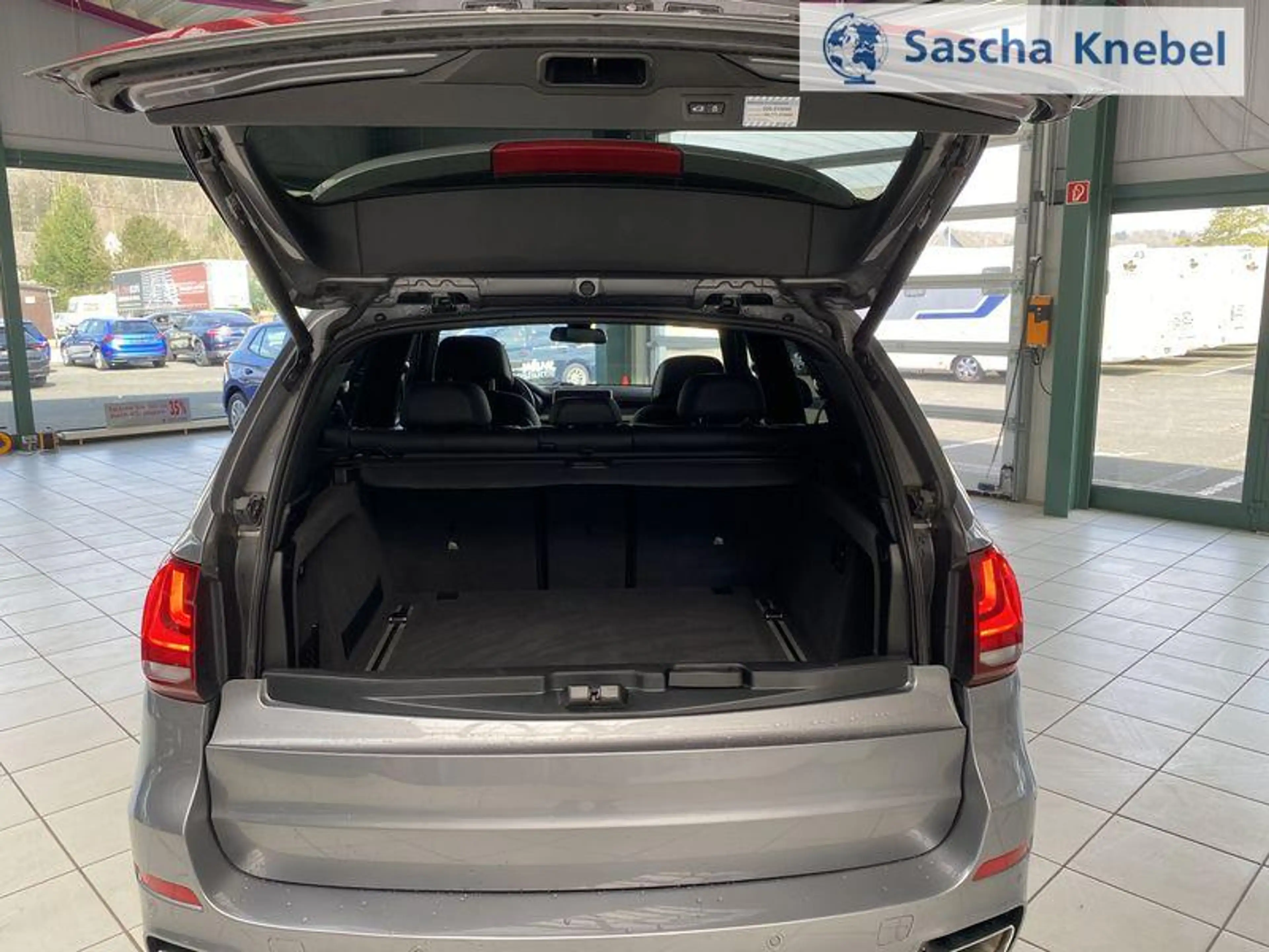 BMW X5 xDrive 40 d xDrive40d M Paket Panoramadach Stan... — photo 9
