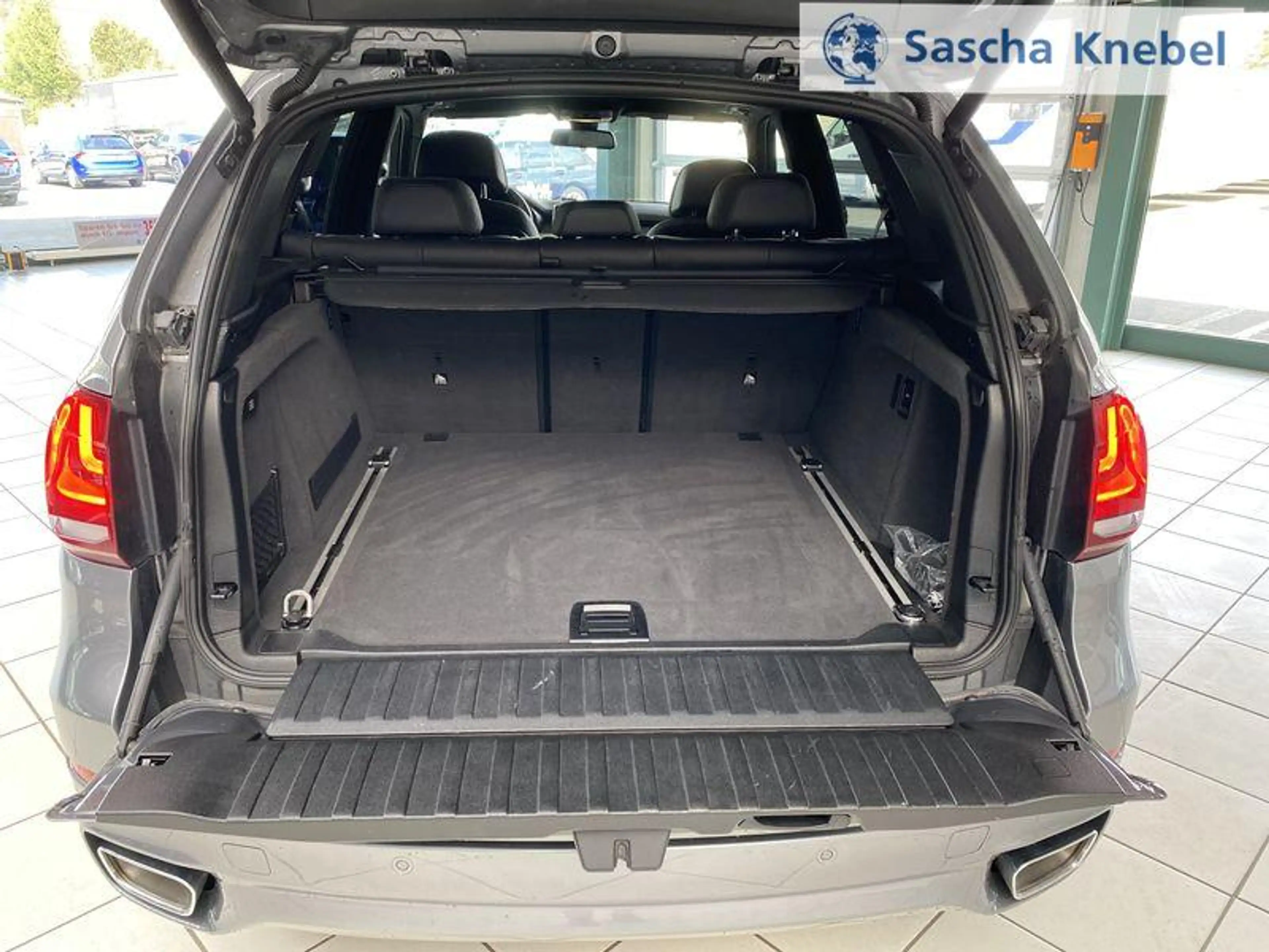 BMW X5 xDrive 40 d xDrive40d M Paket Panoramadach Stan... — photo 10