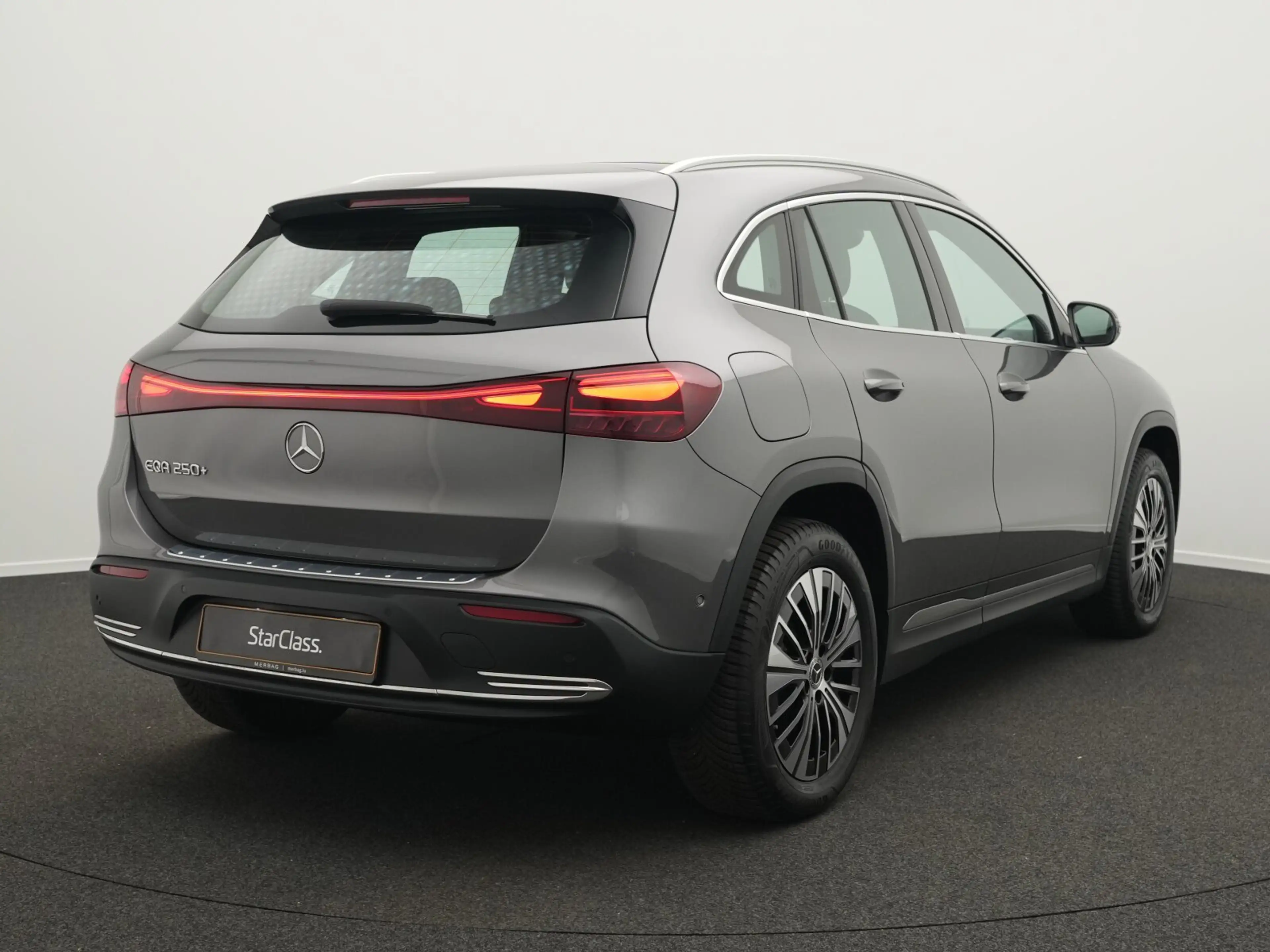 Mercedes-Benz EQA 250 EQA 250+ Pano+LED+EasyPack+Kamera Progressive Navi — photo 3