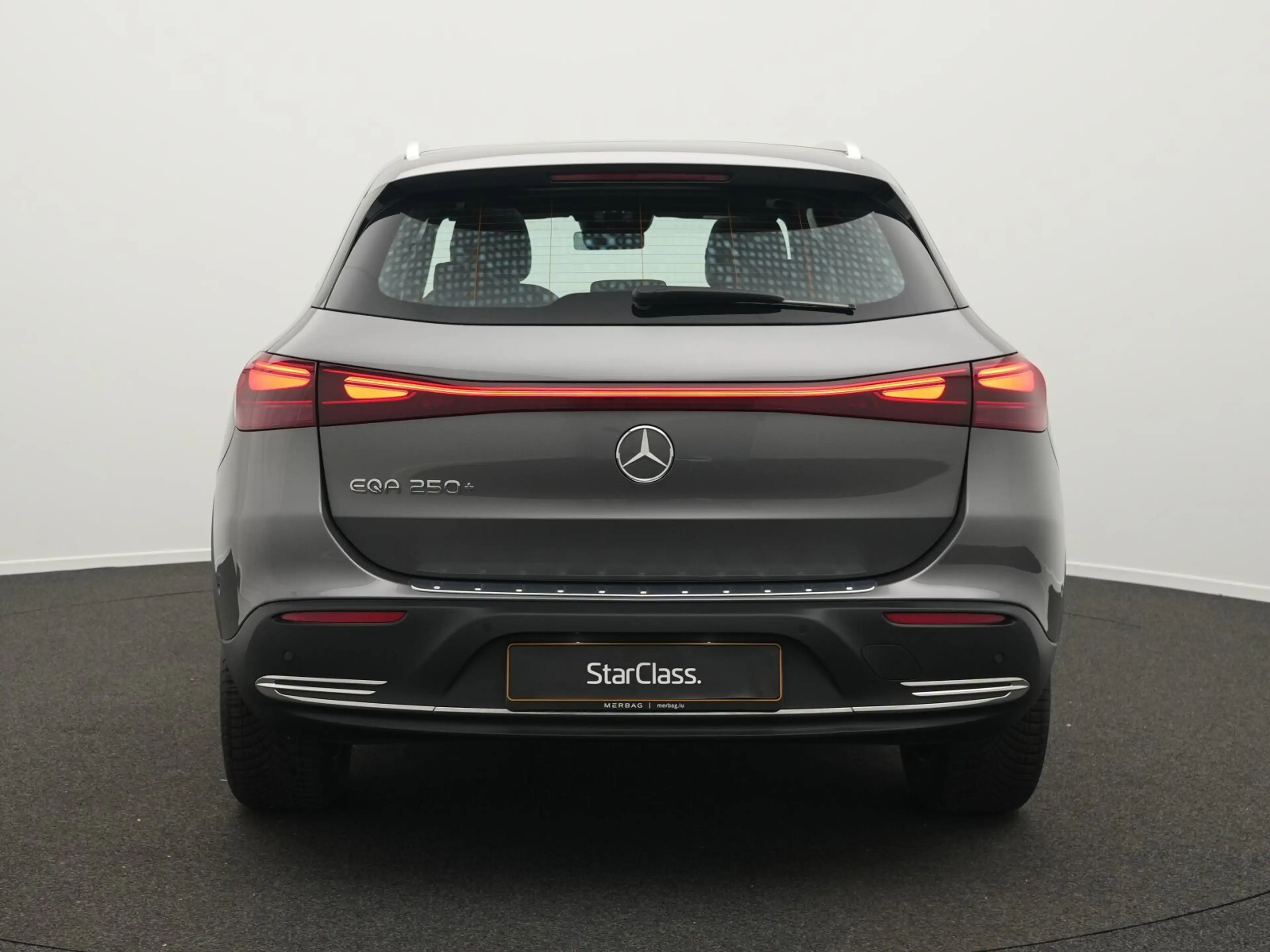 Mercedes-Benz EQA 250 EQA 250+ Pano+LED+EasyPack+Kamera Progressive Navi — photo 4