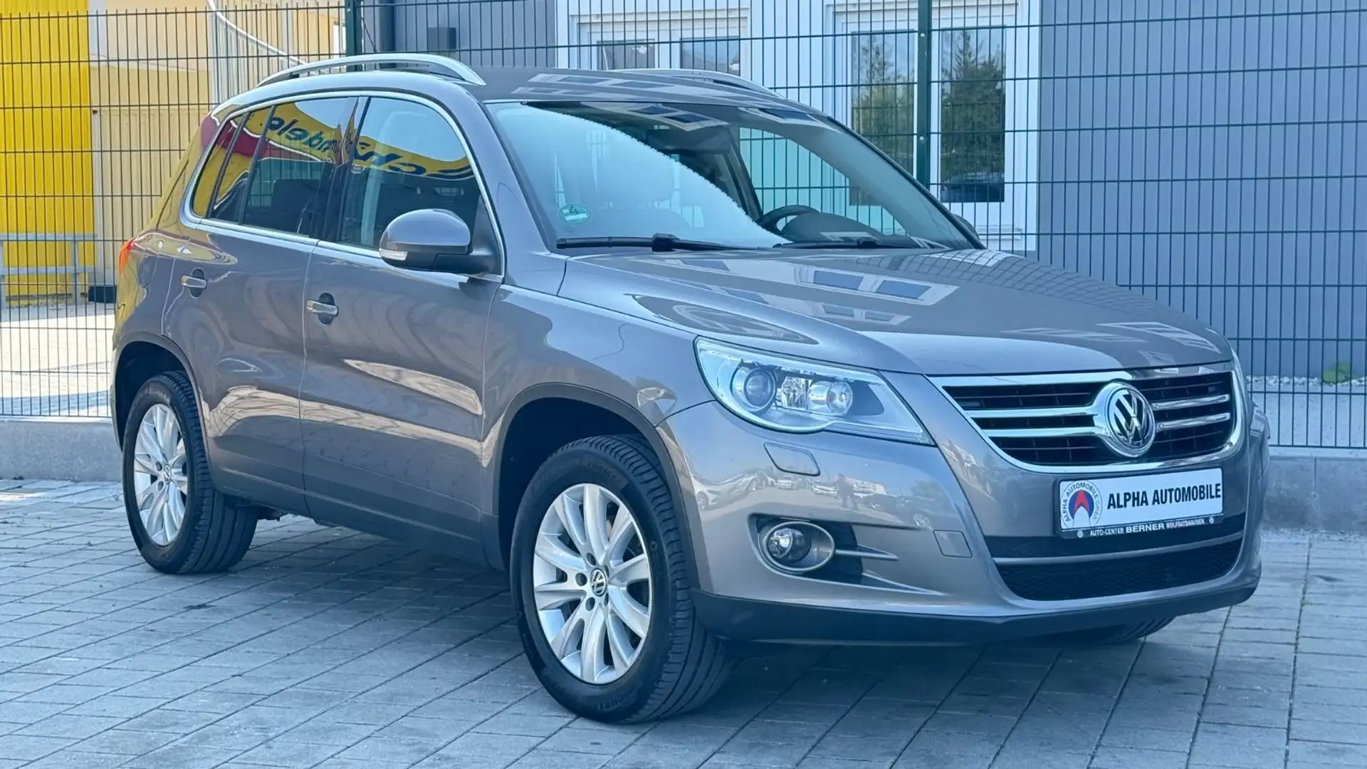 Volkswagen Tiguan Sport & Style 4Motion/KLIMA/NAVI/1.HAND Gris - 2