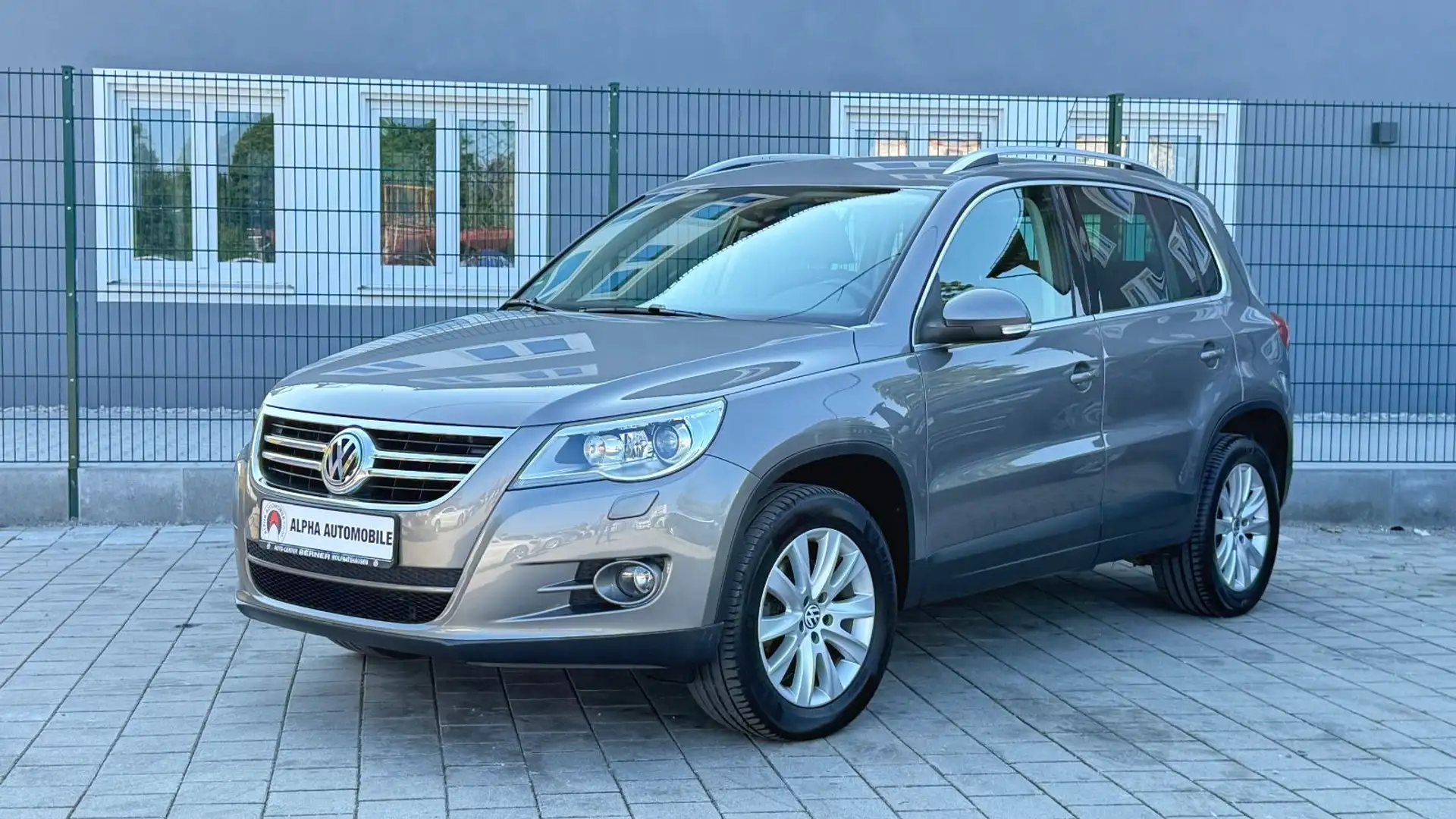 Volkswagen Tiguan Sport & Style 4Motion/KLIMA/NAVI/1.HAND Gris - 1