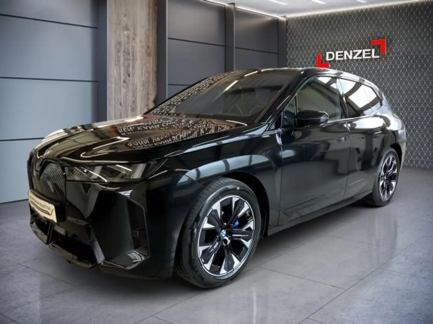 BMW iX xDrive45 Schwarz - 1