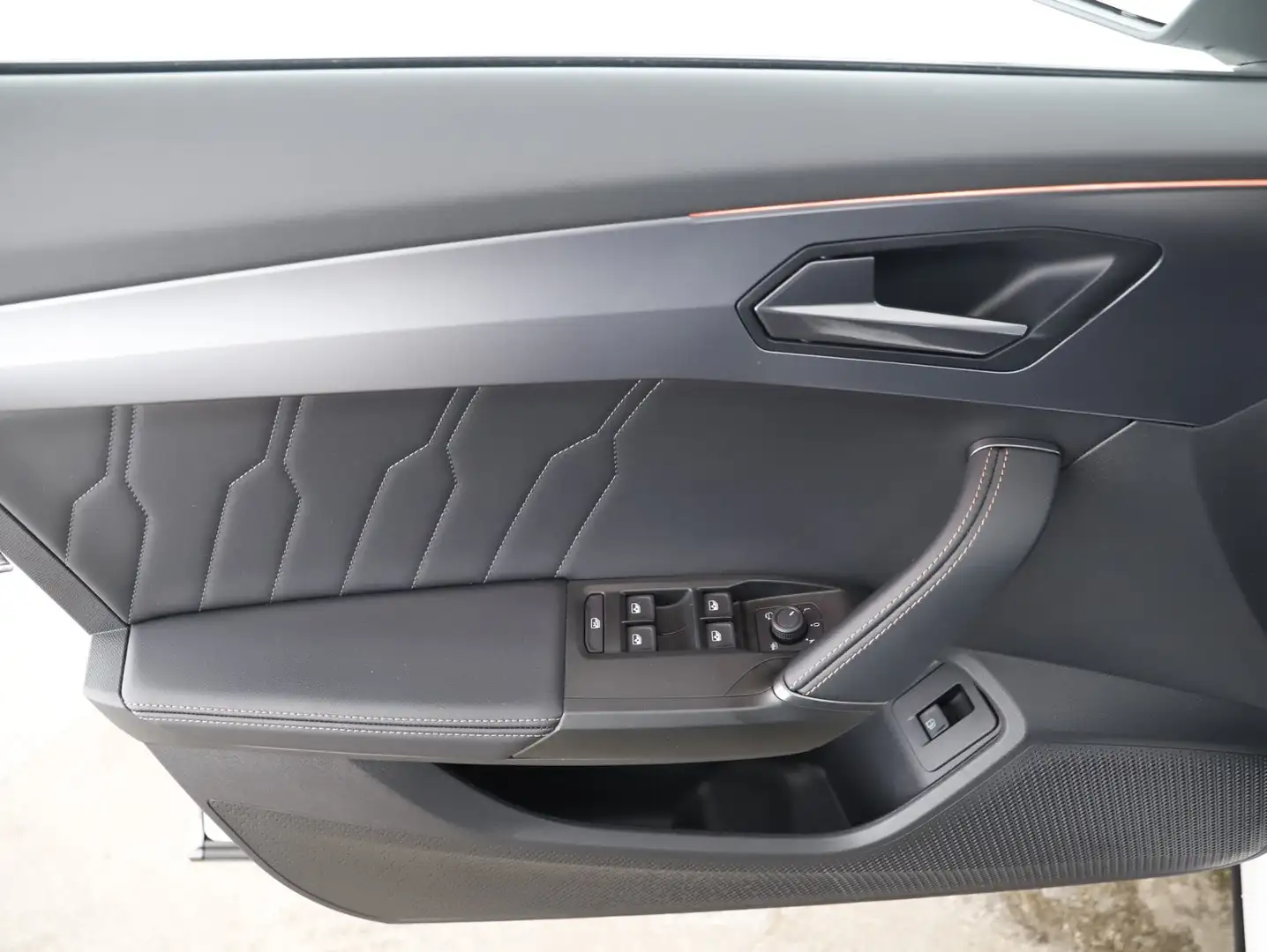 CUPRA Formentor 1,4 e-Hybrid 204 Cupra DSG Weiß - 2