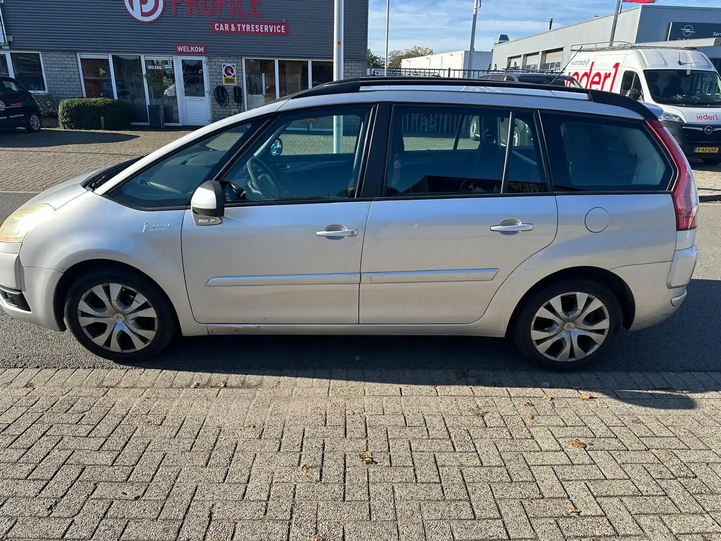 Citroen C4 Picasso 1.8-16V Business 7p. Grijs - 1