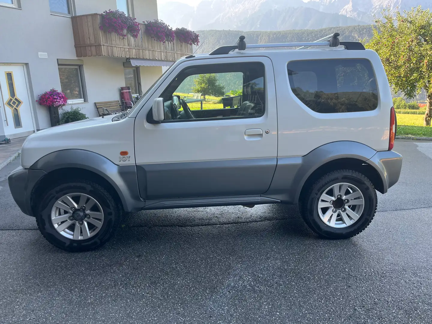 Suzuki Jimny Jimny 1,3 VX Joy VX Joy Weiß - 1