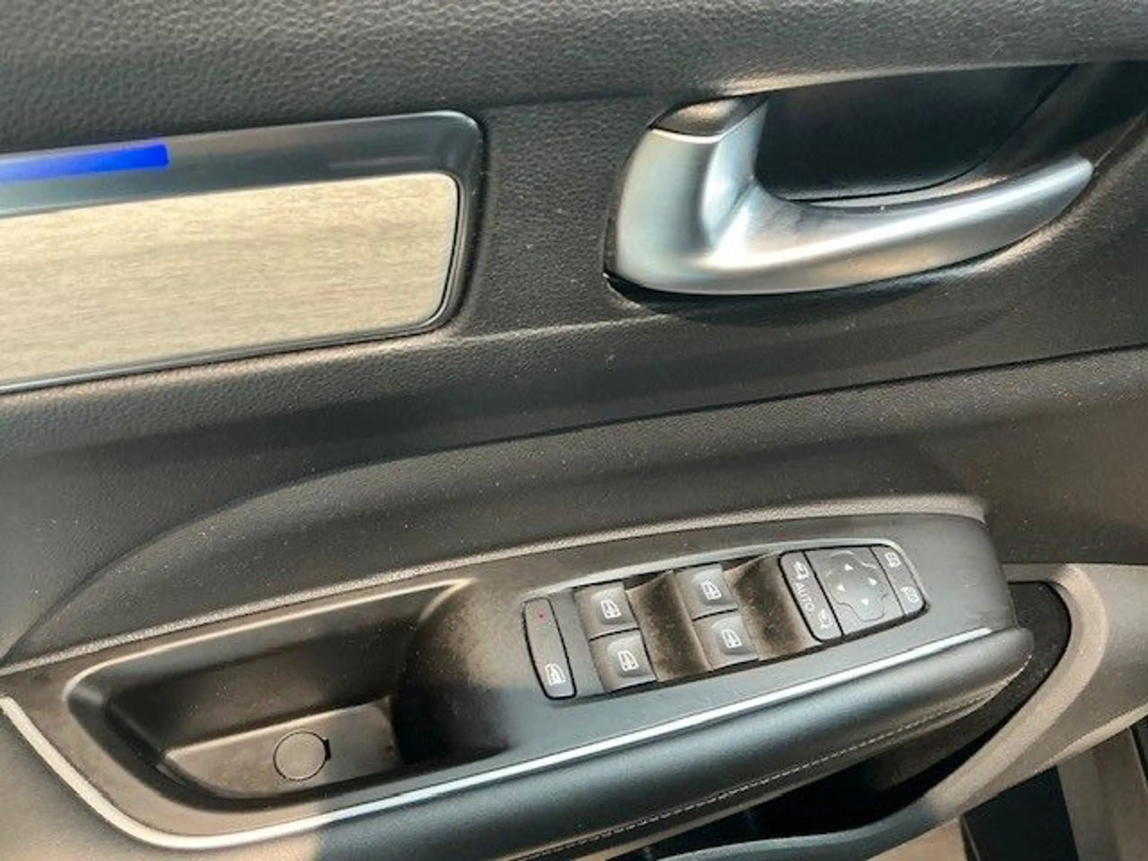 Renault Koleos Initiale Paris BLUEdCi 185 4WD Automatik — photo 8