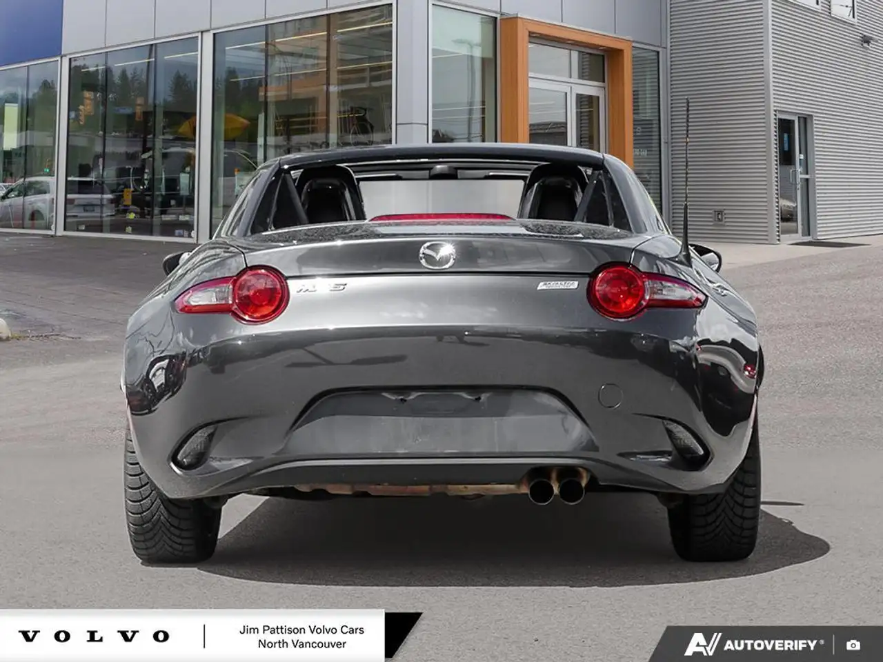 Mazda MX-5 Miata photo Mazda MX-5 Miata