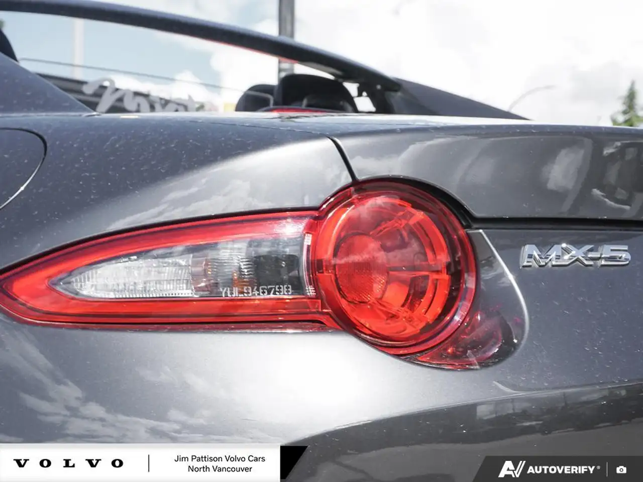 Mazda MX-5 Miata photo Mazda MX-5 Miata