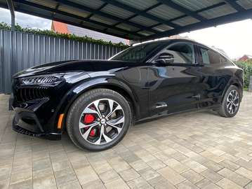 Mustang Mach-E Elektro 70kWh Standard Range Premium, AWD, B&0 Sound, Panoramadach