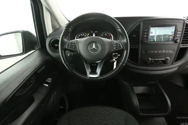 Mercedes-Benz Vito view 2