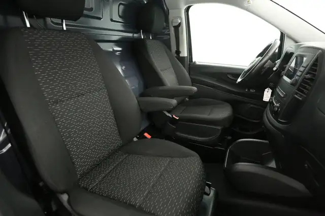 Mercedes-Benz Vito view 12