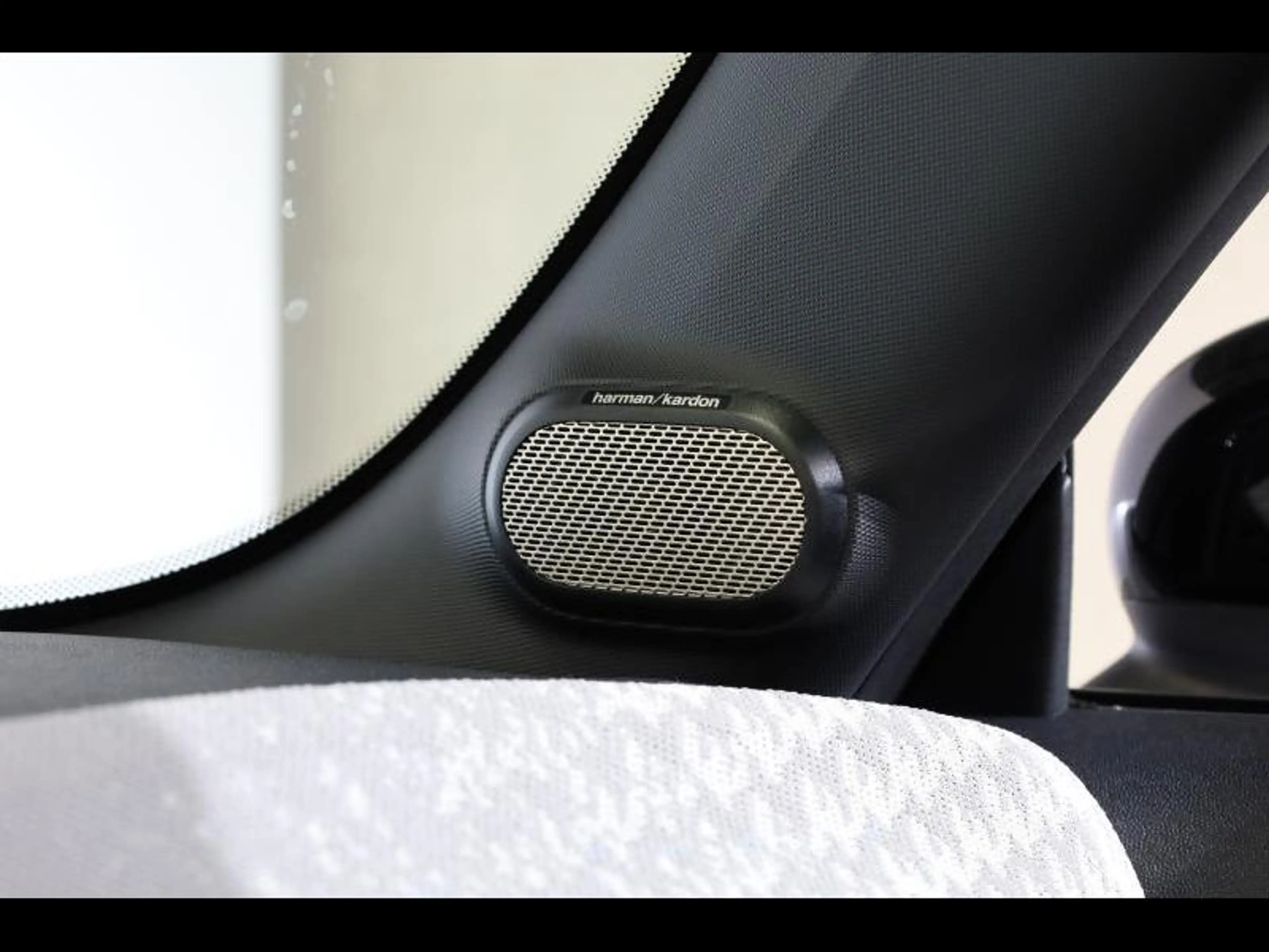 MINI Cooper C — photo 14