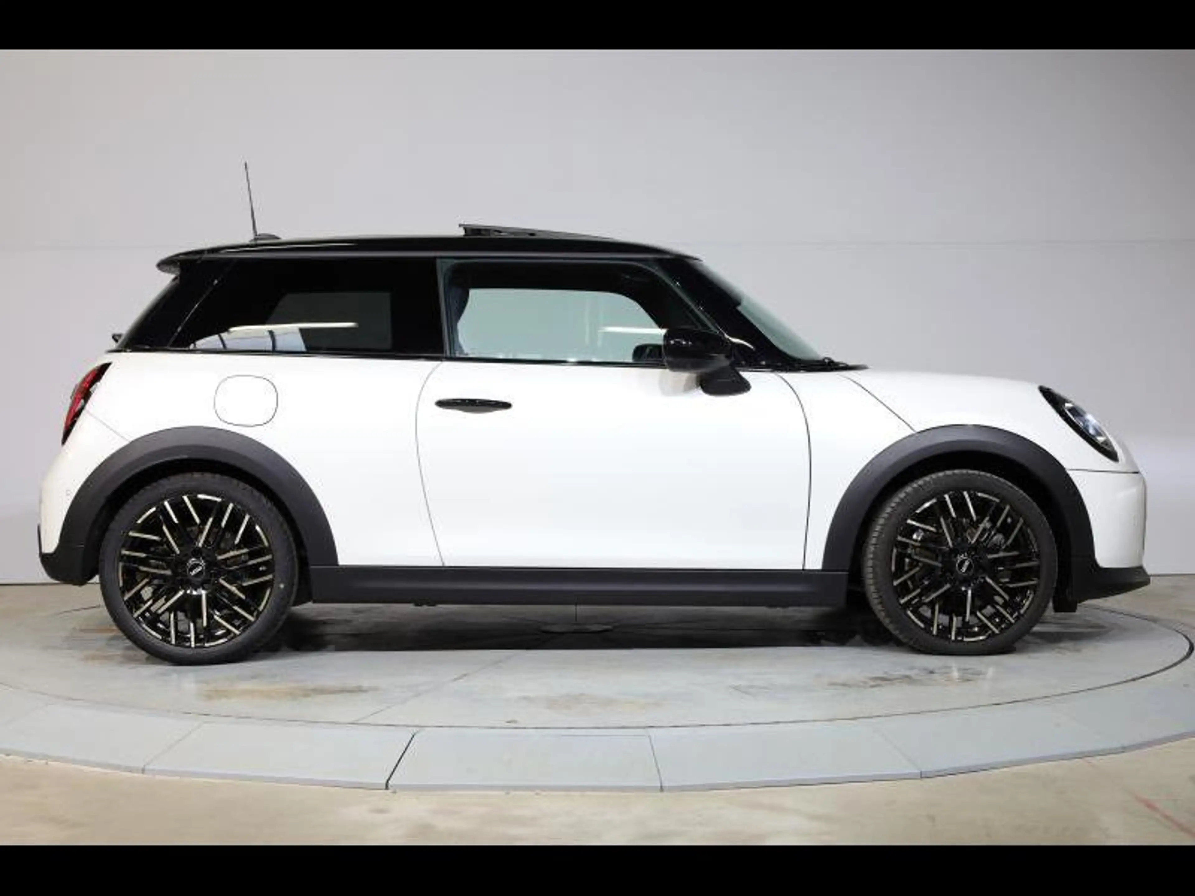 MINI Cooper C — photo 3