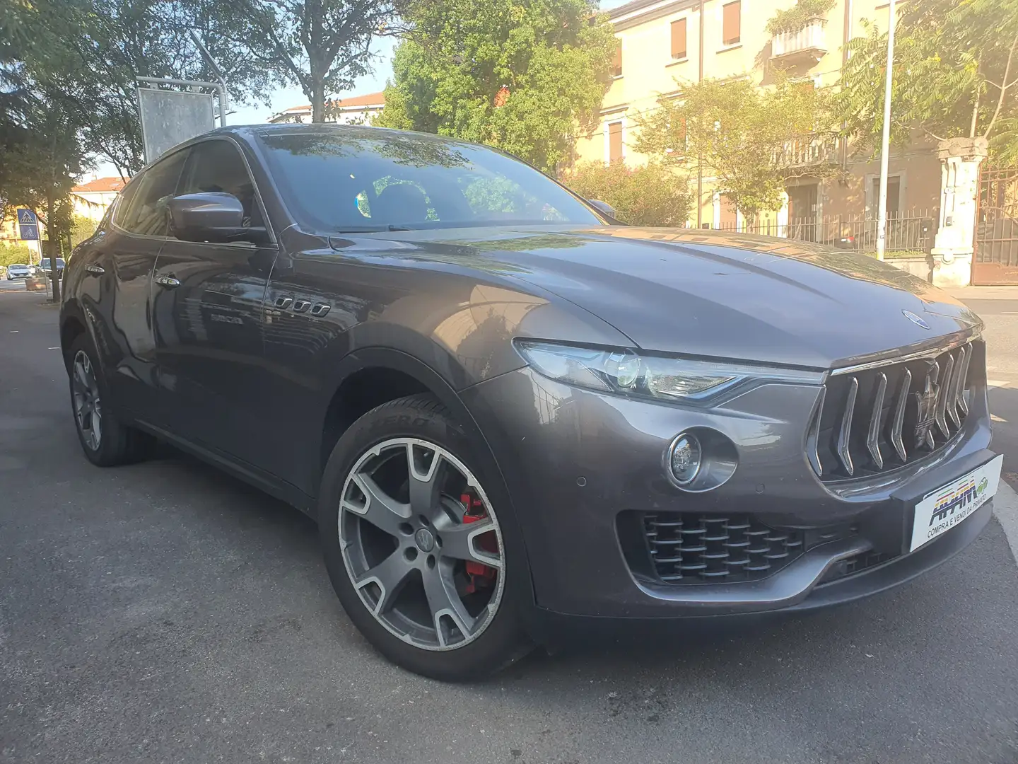 Maserati Levante Levante 3.0 V6 250cv auto Grijs - 1