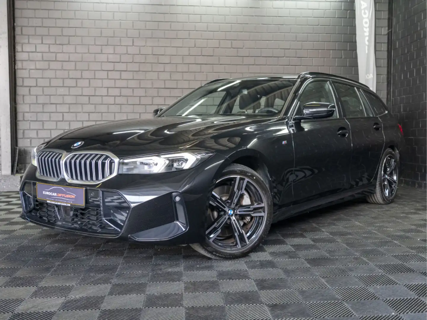 BMW 330 330i xDrive M-Sport Touring 245CV *Hayon*ACC*Siège Noir - 1
