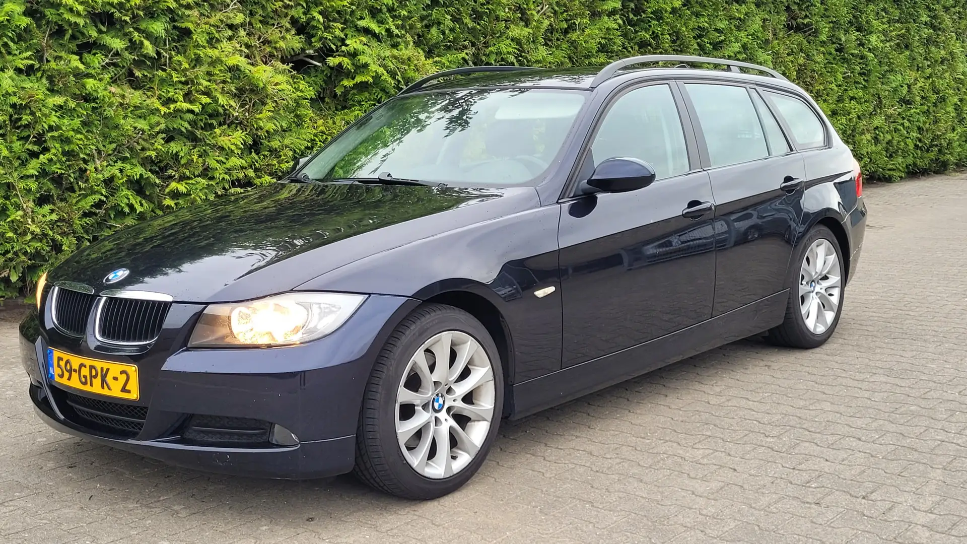 BMW 318 3-serie Touring 318i Business Line NAVI SPORTSTOEL Schwarz - 2