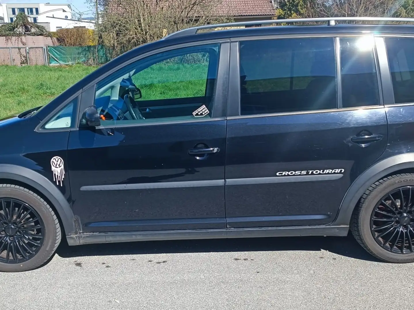 Volkswagen Cross Touran CrossTouran 1,9 TDI DPF Černá - 2