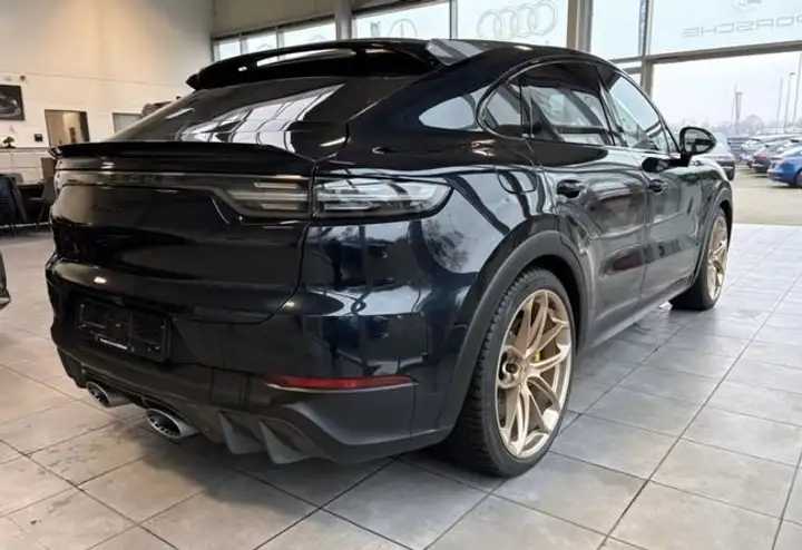 Porsche Cayenne 2022, foto 2