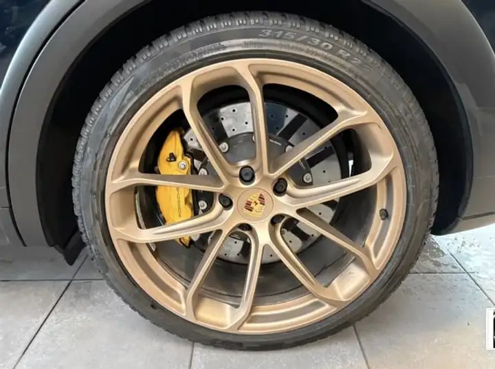 Porsche Cayenne 2022, foto 22
