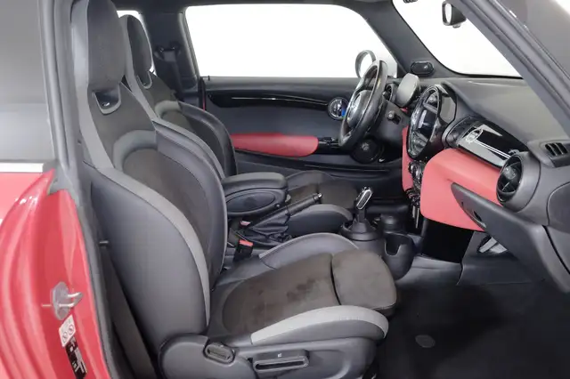 MINI Hatch view 10