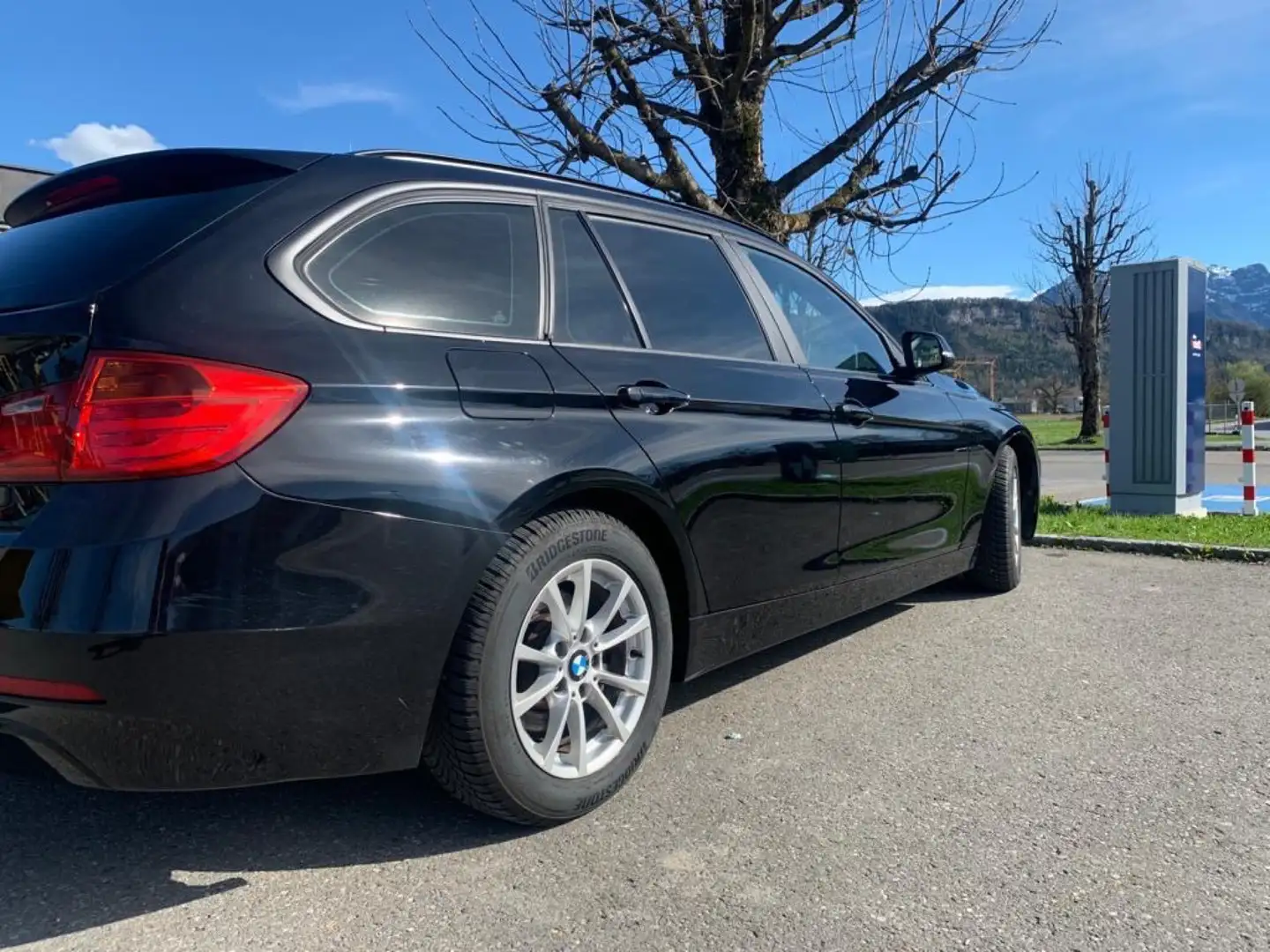 BMW 320 320d Touring F31 Schwarz - 2