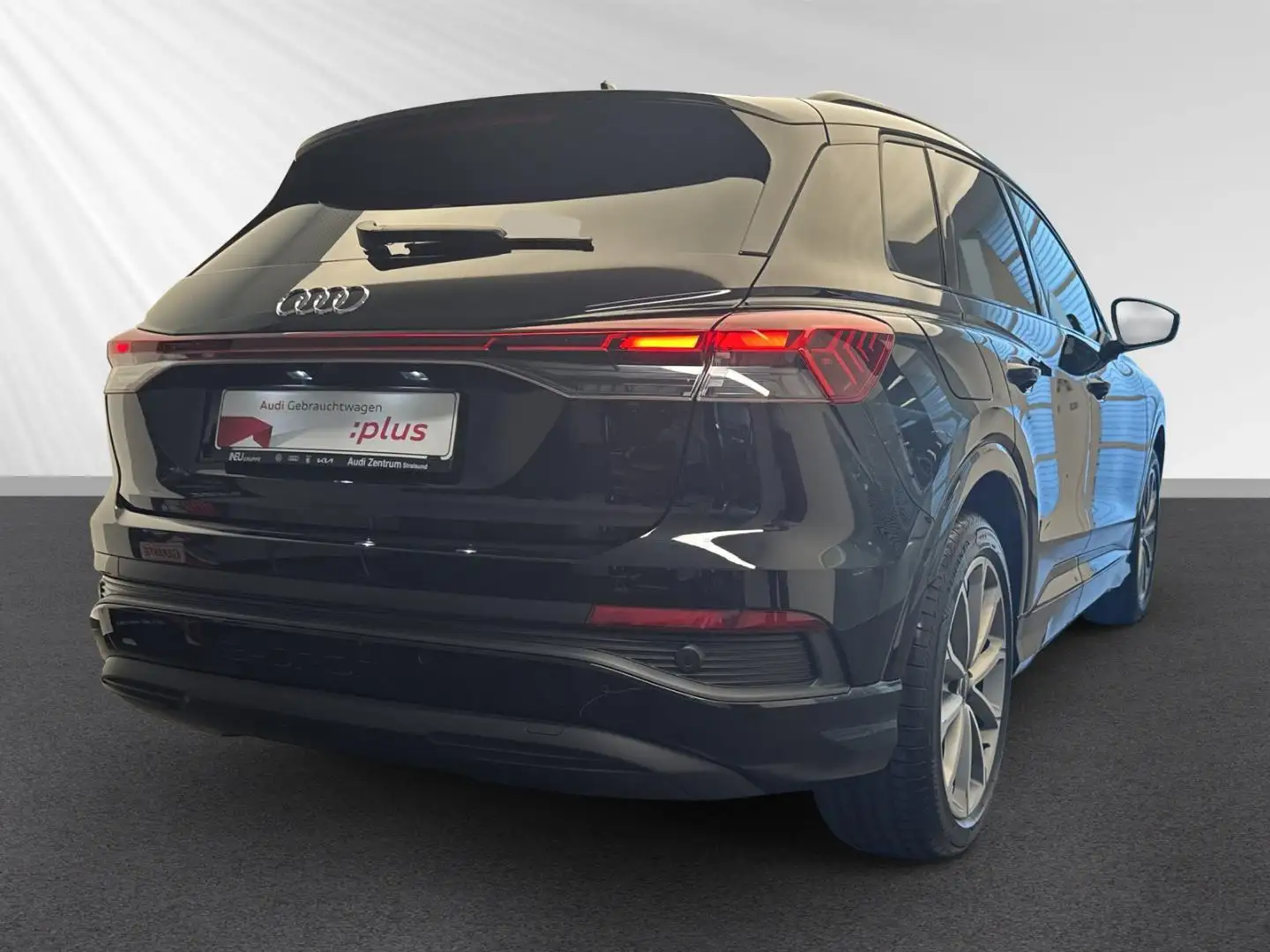 Audi Q4 e-tron Q4 40 e-tron basis Zwart - 2