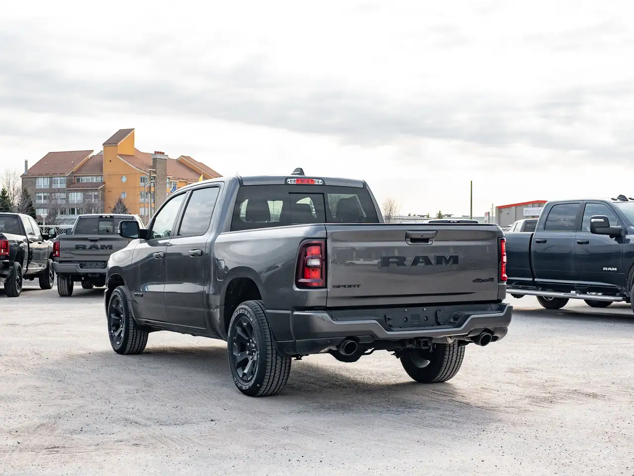 RAM 1500 снимка RAM 1500