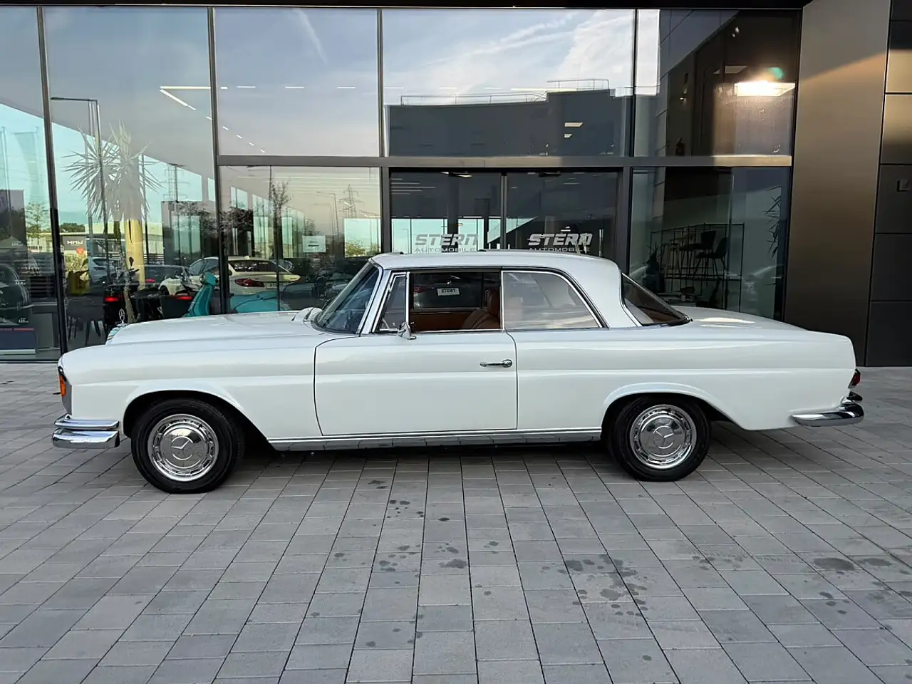 Mercedes-Benz 250 SE Coupé W111 *OLDTIMER *SCHIEBEDACH *LEDER*, foto 2