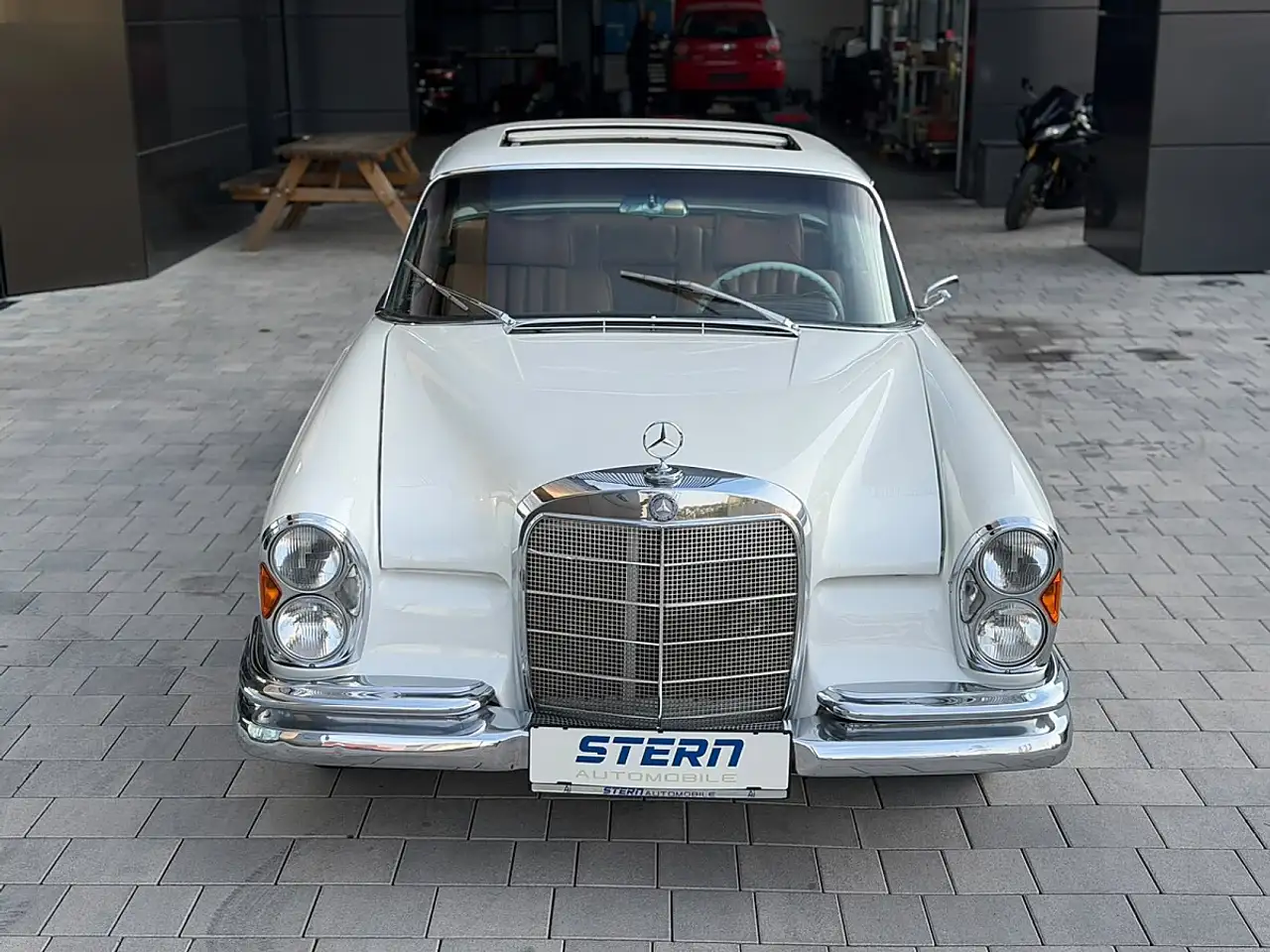 Mercedes-Benz 250 SE Coupé W111 *OLDTIMER *SCHIEBEDACH *LEDER*, foto 9