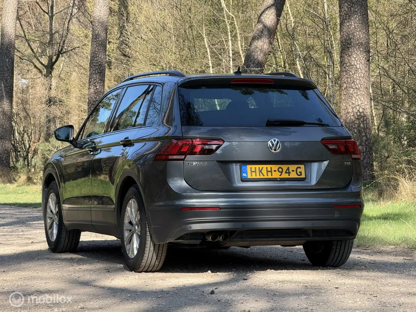 Volkswagen Tiguan 1.4 TSI Comfortline / Apple CarPlay Grijs - 2