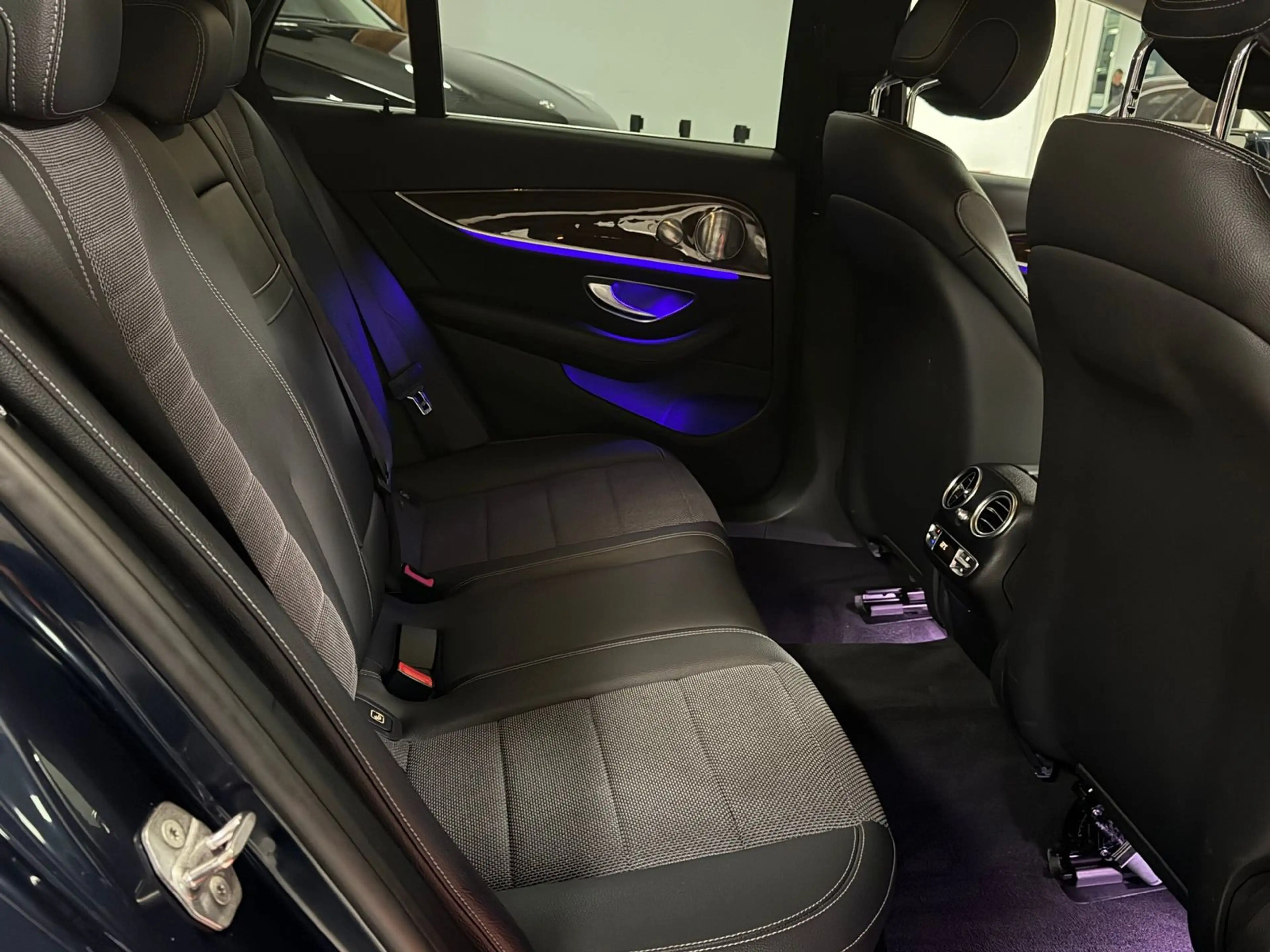 Mercedes-Benz E 220 d T BURMESTER WIDESCREEN AVANTGARDE TRAUM — photo 14