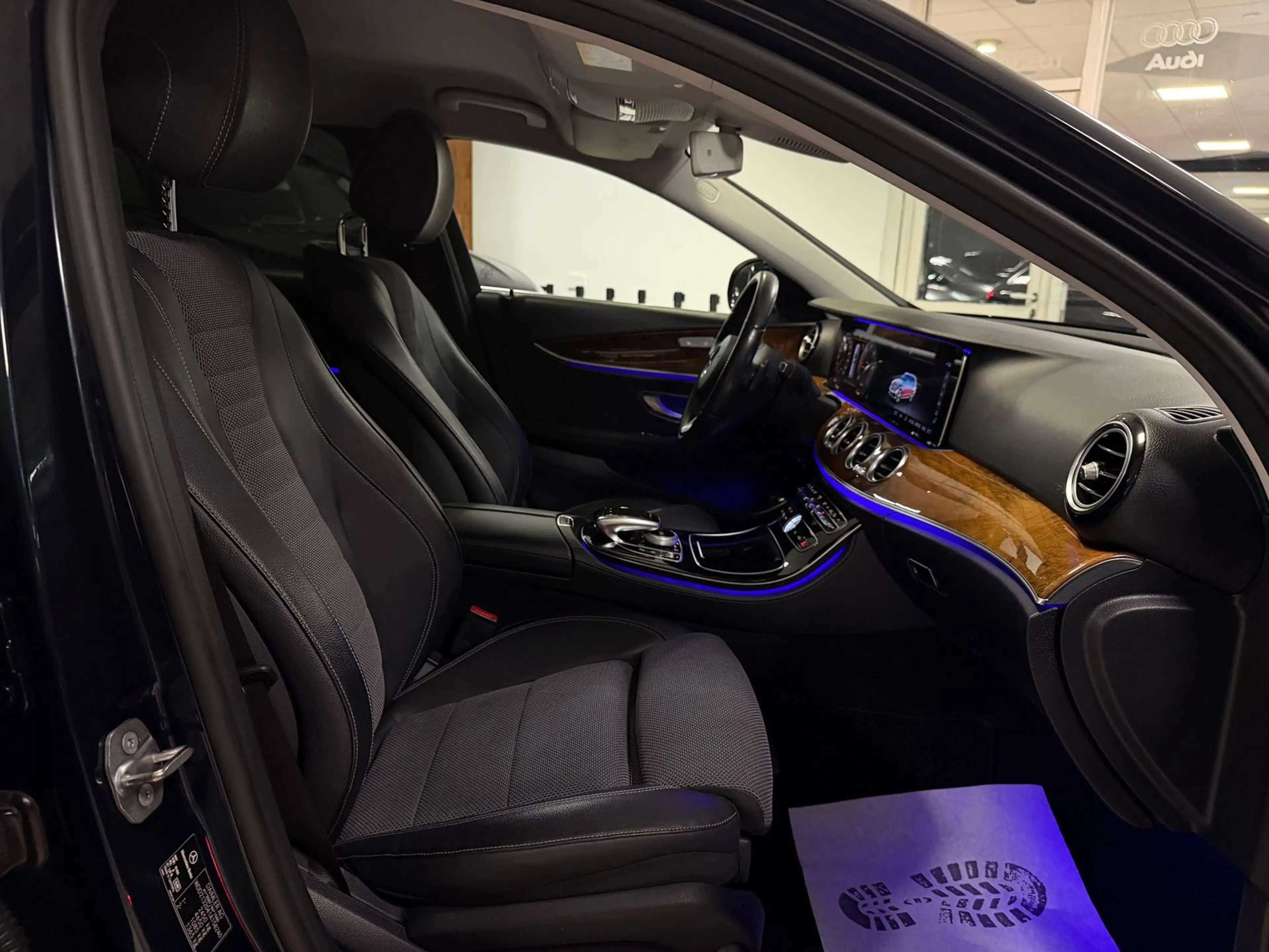 Mercedes-Benz E 220 d T BURMESTER WIDESCREEN AVANTGARDE TRAUM — photo 20