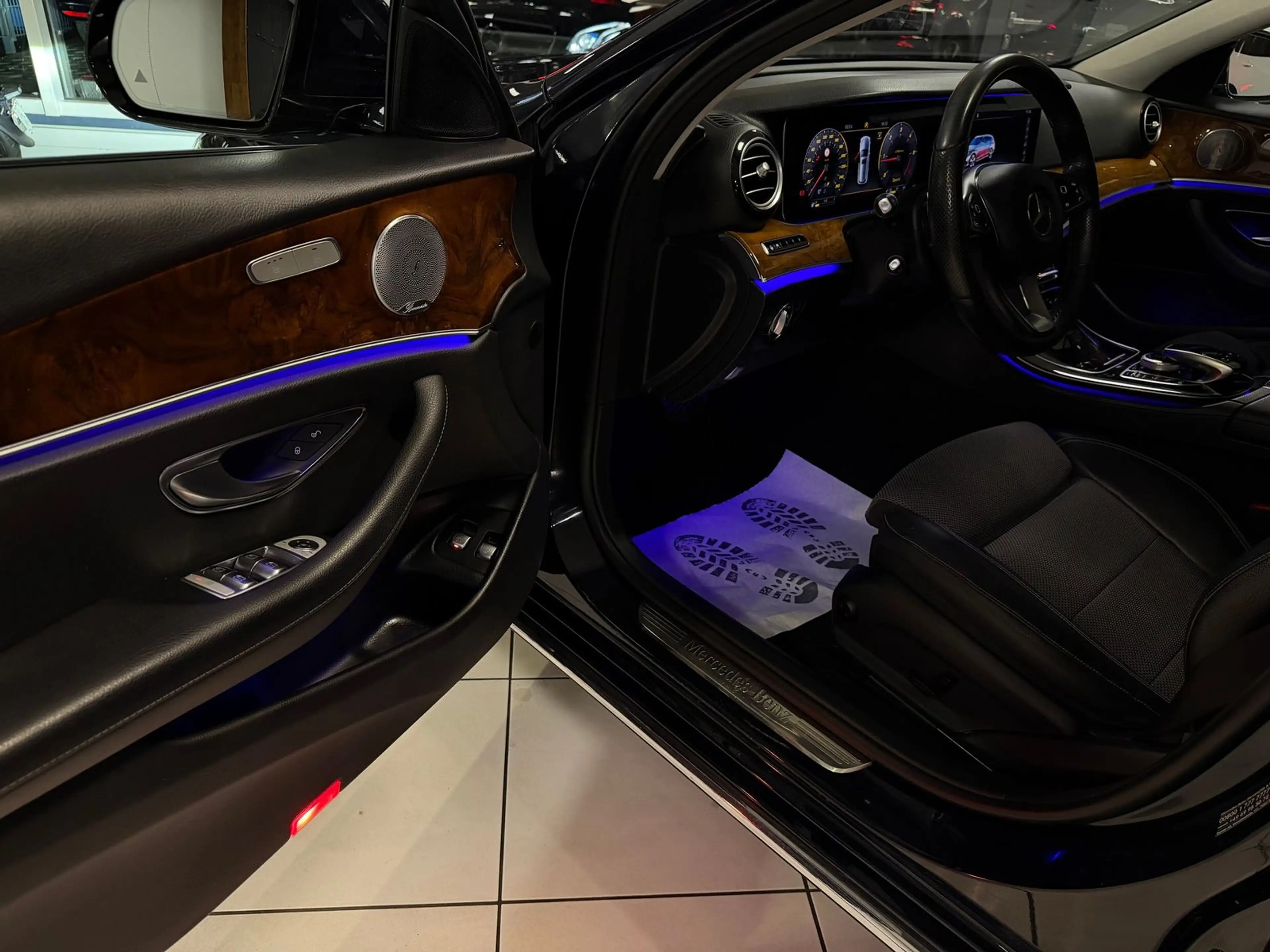 Mercedes-Benz E 220 d T BURMESTER WIDESCREEN AVANTGARDE TRAUM — photo 26