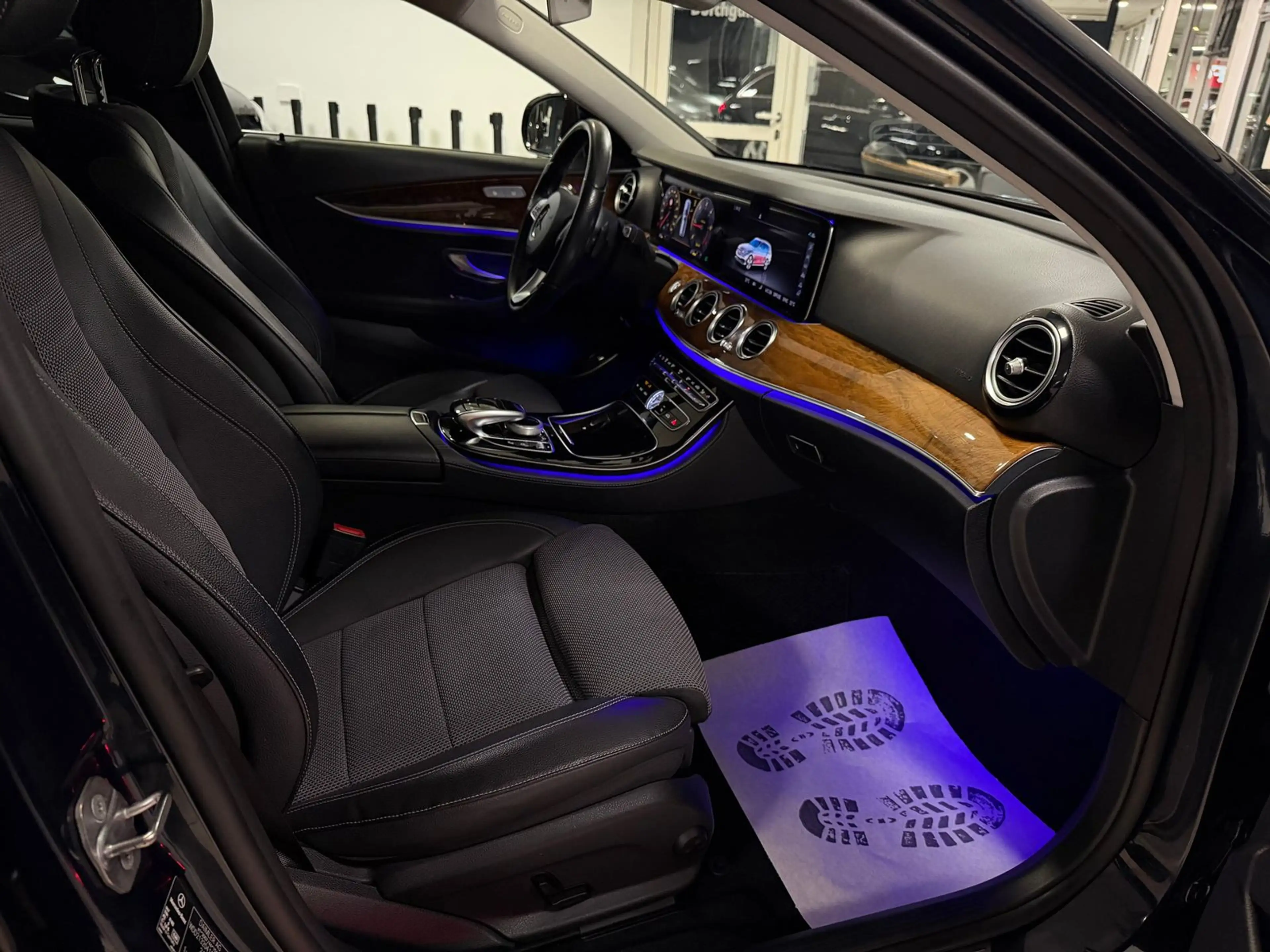 Mercedes-Benz E 220 d T BURMESTER WIDESCREEN AVANTGARDE TRAUM — photo 19