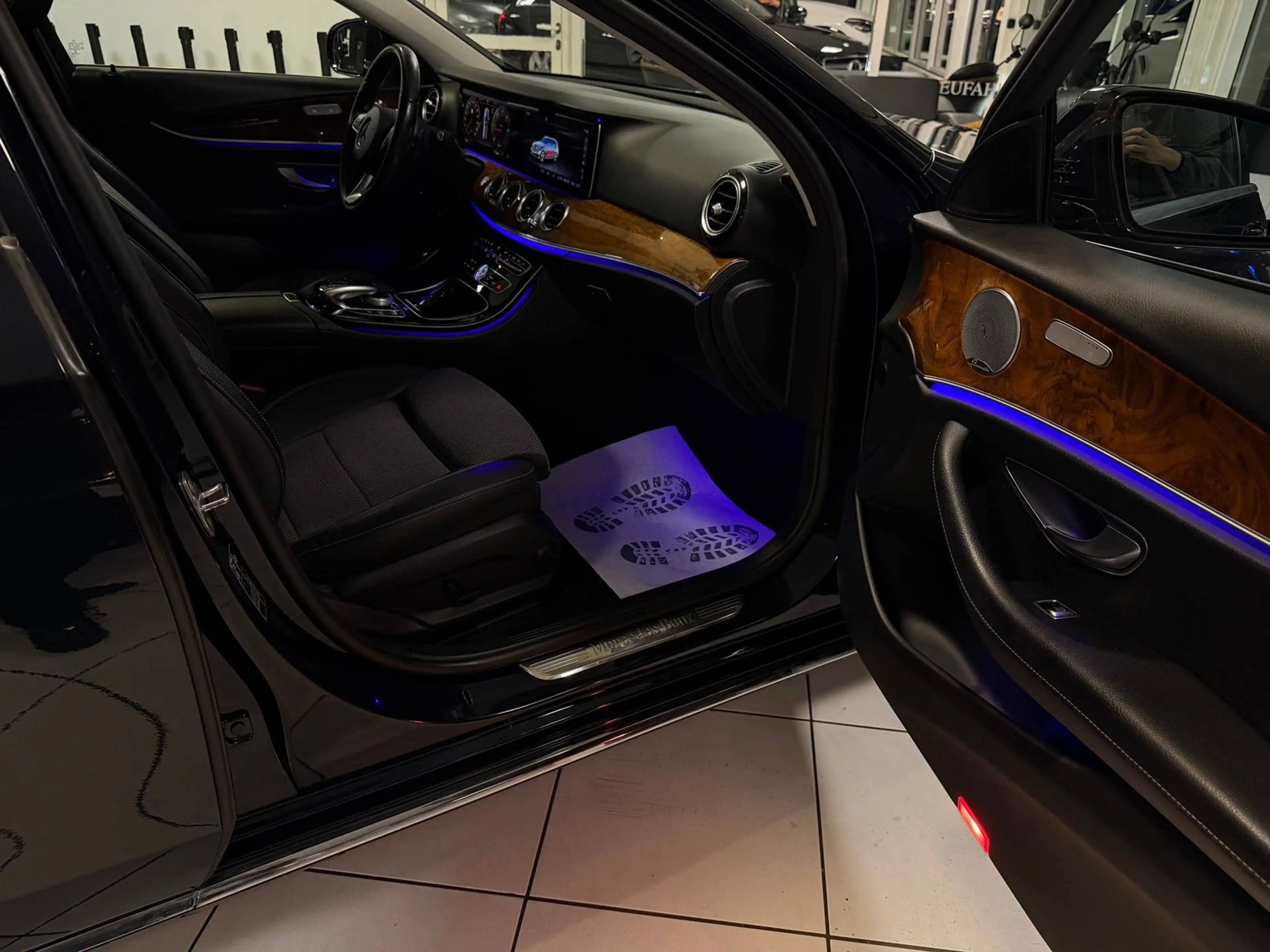 Mercedes-Benz E 220 d T BURMESTER WIDESCREEN AVANTGARDE TRAUM — photo 22