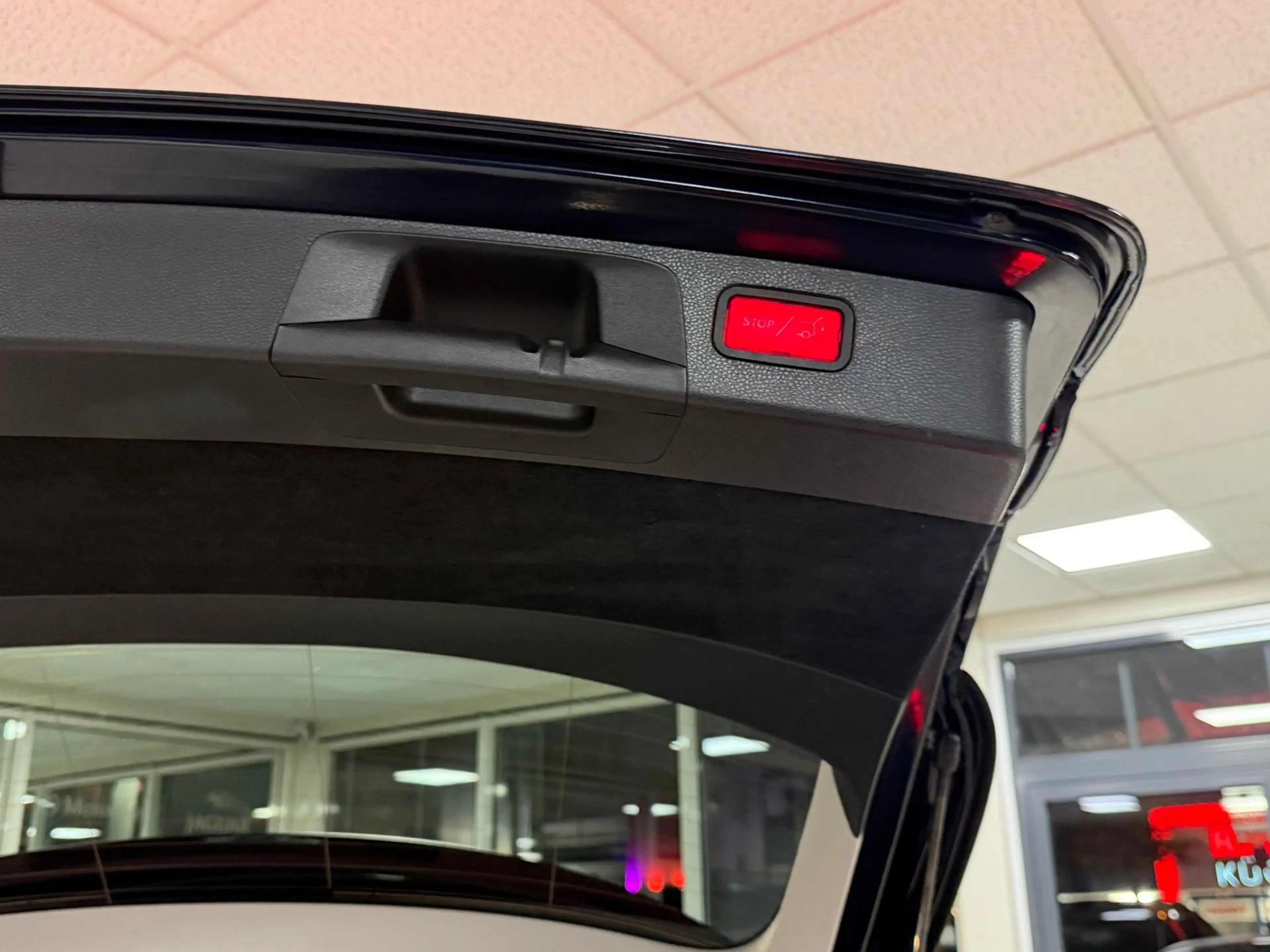 Mercedes-Benz E 220 d T BURMESTER WIDESCREEN AVANTGARDE TRAUM — photo 11