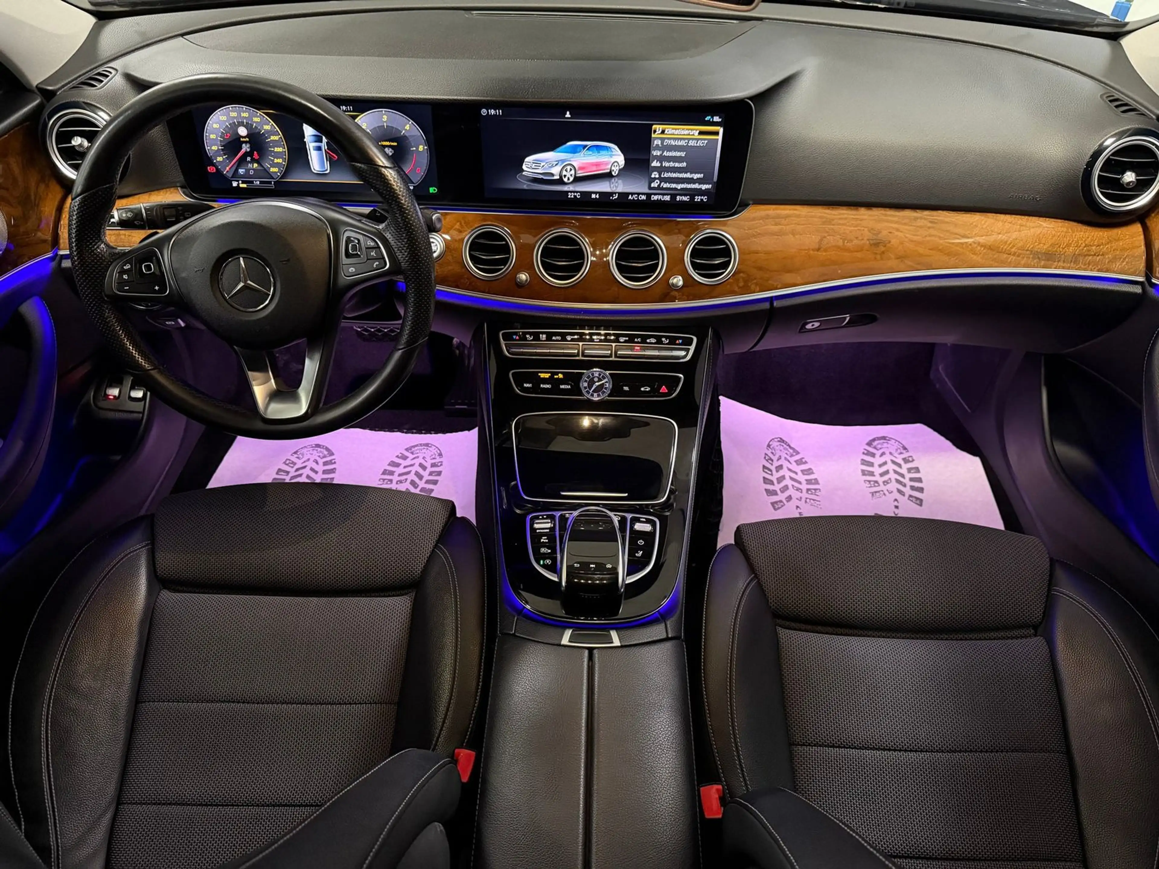 Mercedes-Benz E 220 d T BURMESTER WIDESCREEN AVANTGARDE TRAUM — photo 15