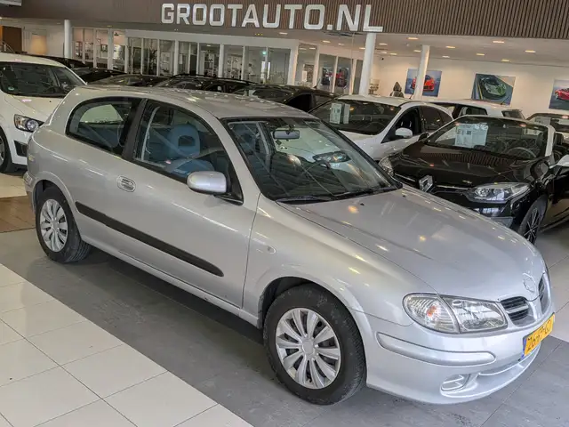 Nissan Almera