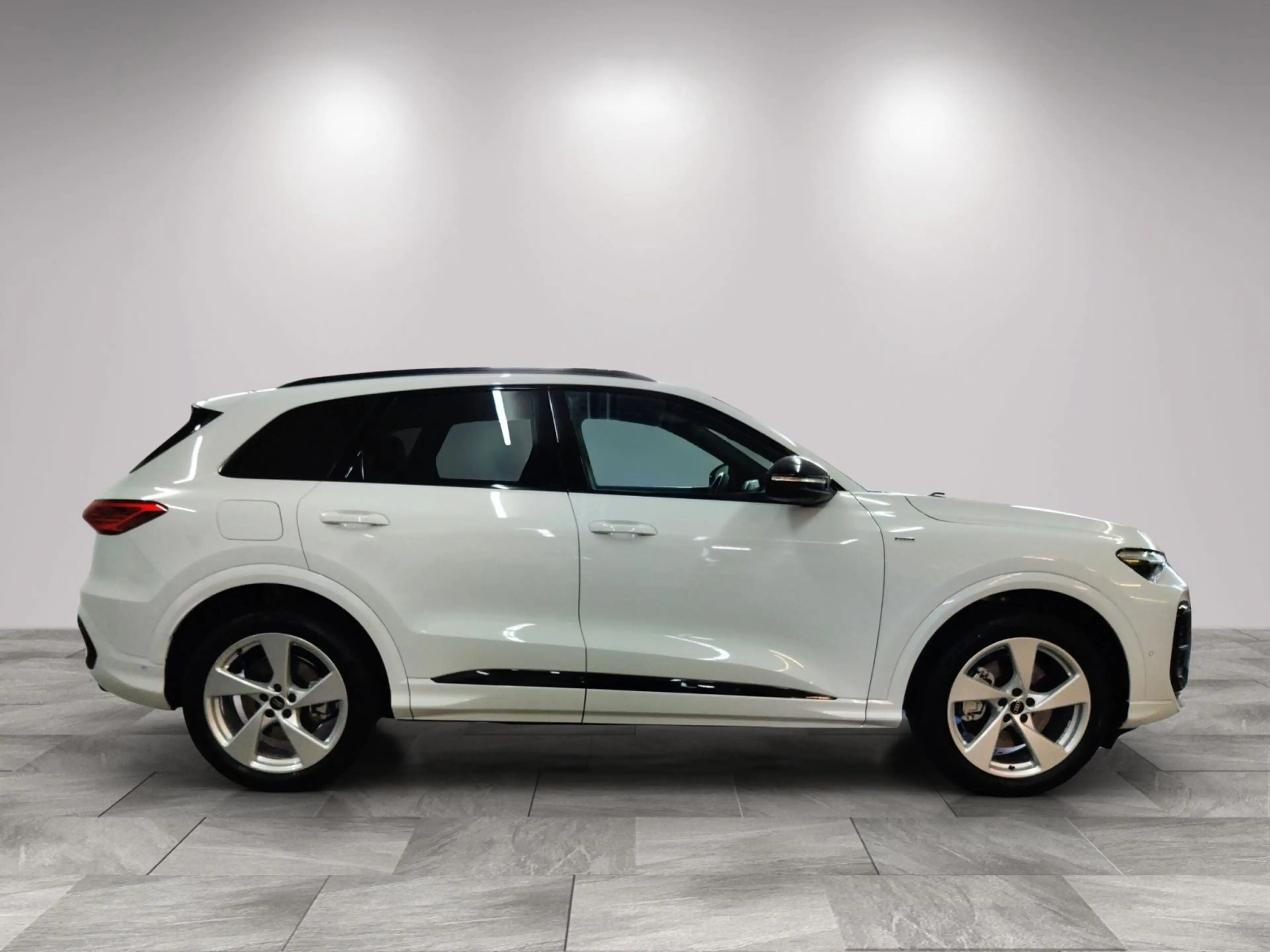 Audi Q5 S line e-hybrid qu. AHK/Tech plus/Volllack — photo 5