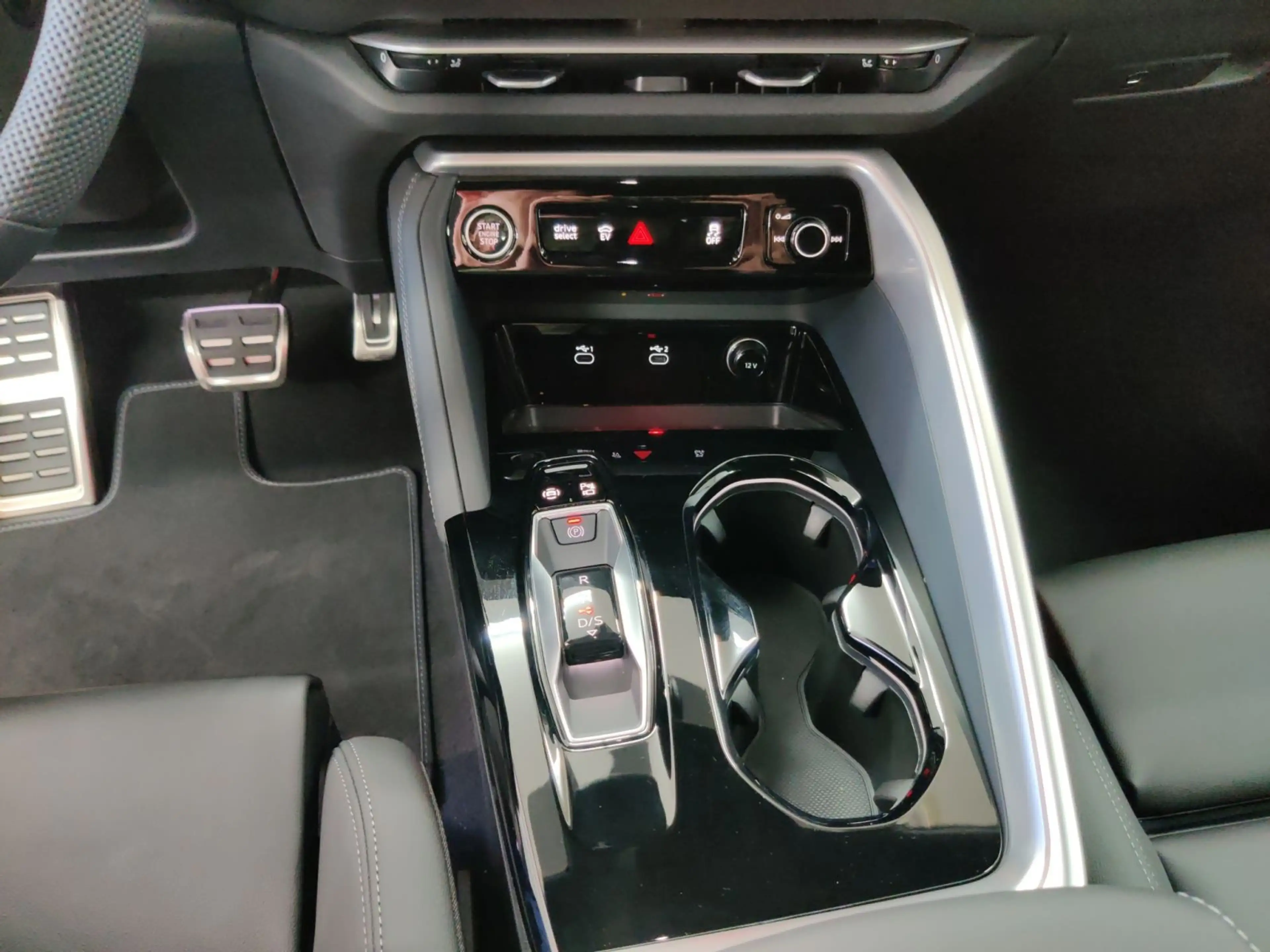 Audi Q5 S line e-hybrid qu. AHK/Tech plus/Volllack — photo 11