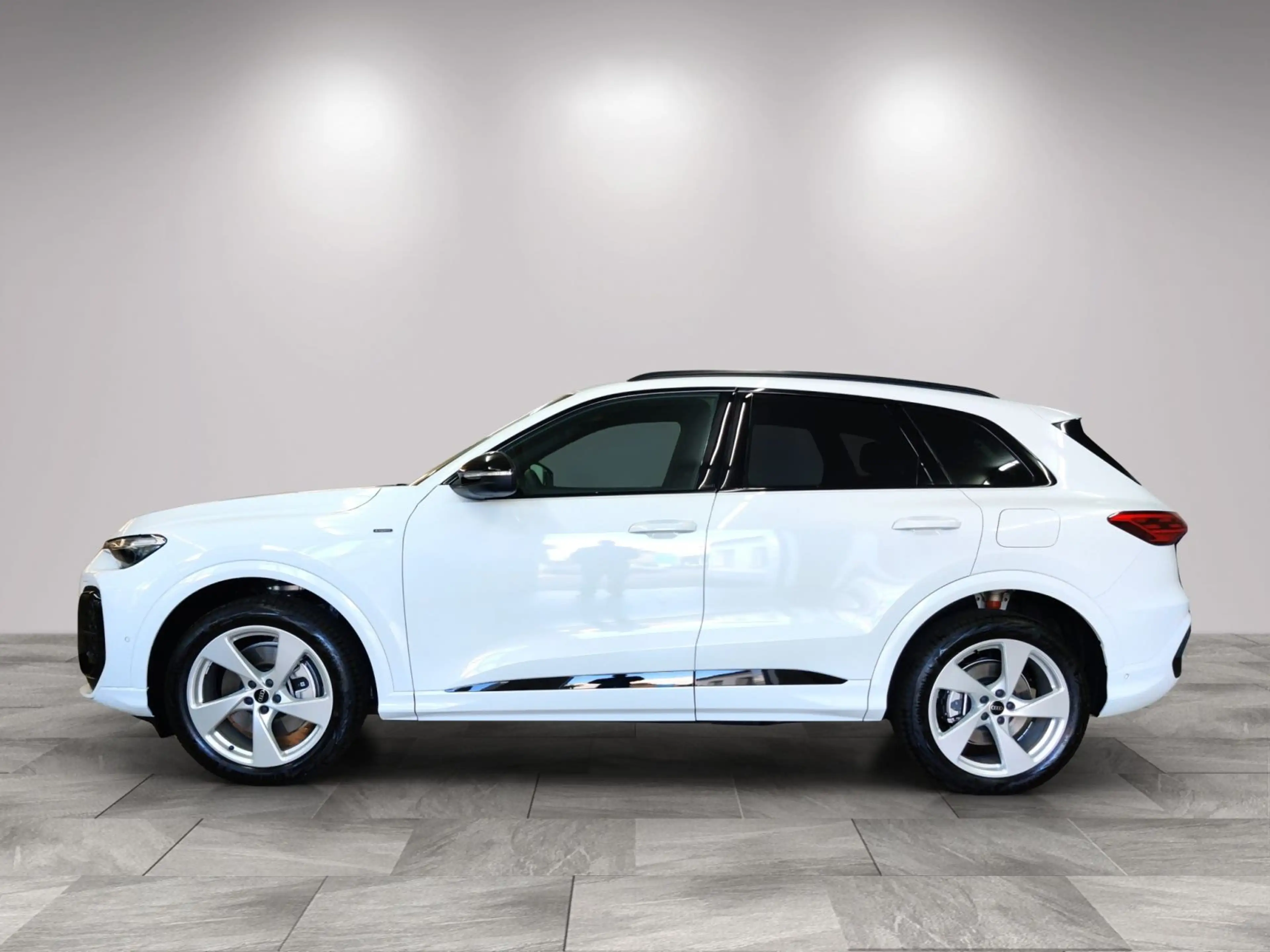 Audi Q5 S line e-hybrid qu. AHK/Tech plus/Volllack — photo 4