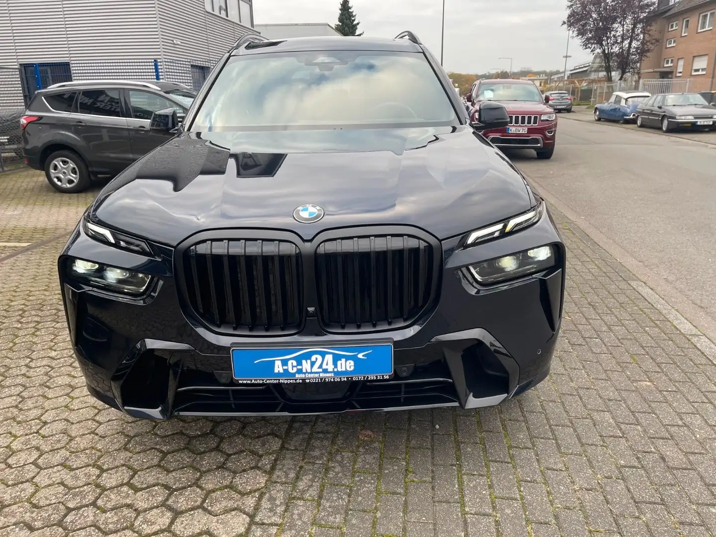 BMW X7 xDrive 40 d M Sport 22 Zoll Pano HeatUP Kamer Schwarz - 2